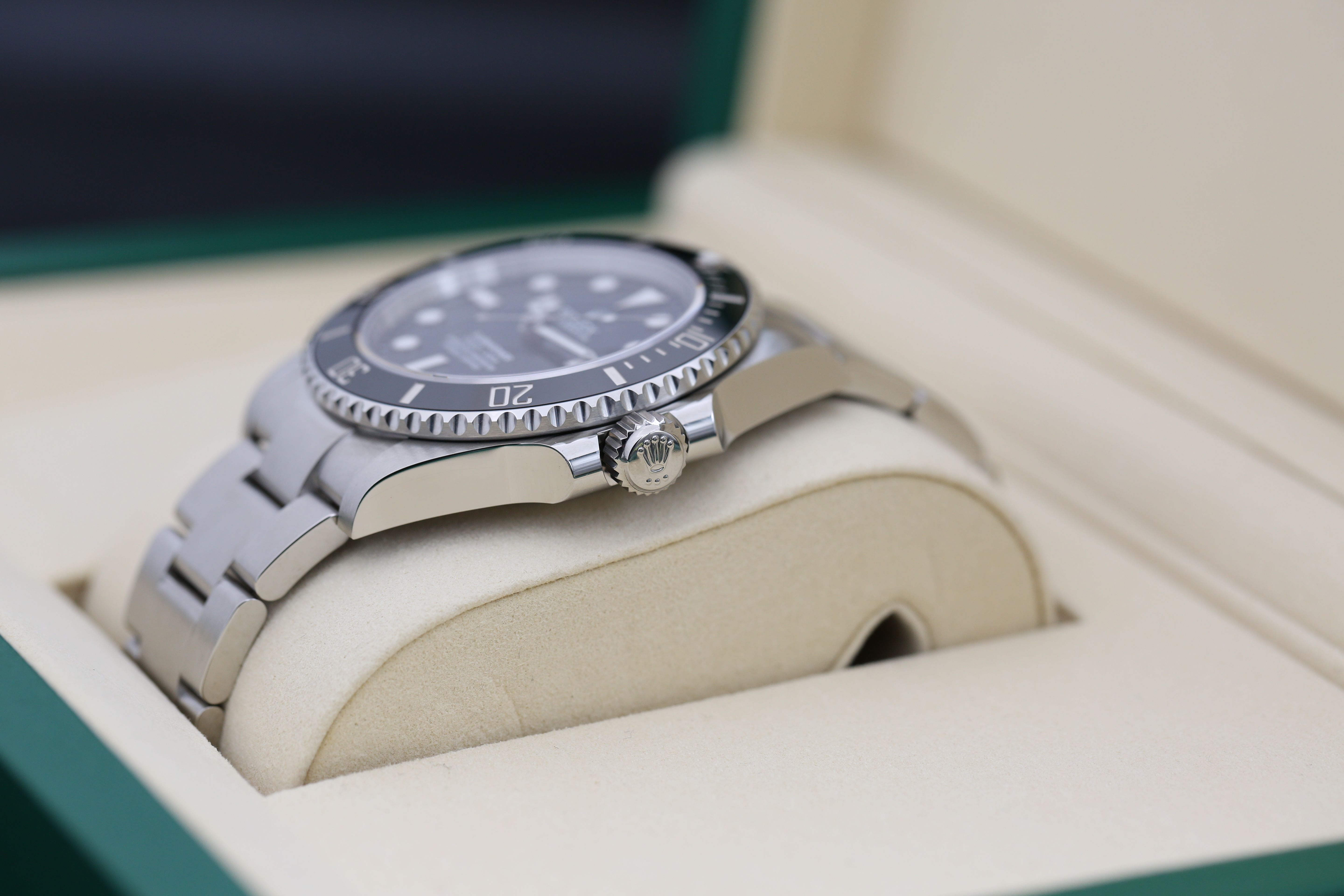 Rolex Submariner 124060 Thumbnail 2