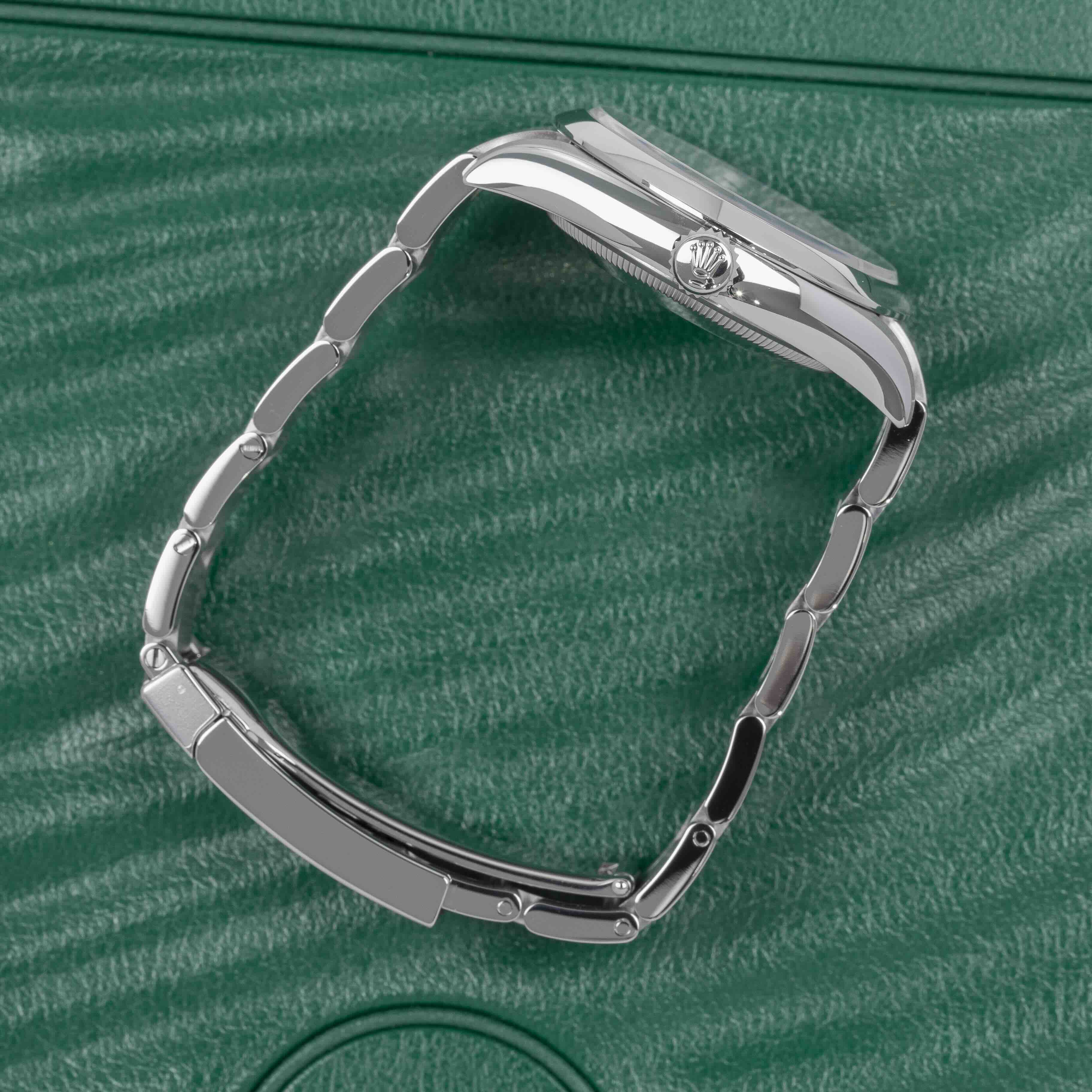 Rolex Oyster Perpetual 126000 Thumbnail 2