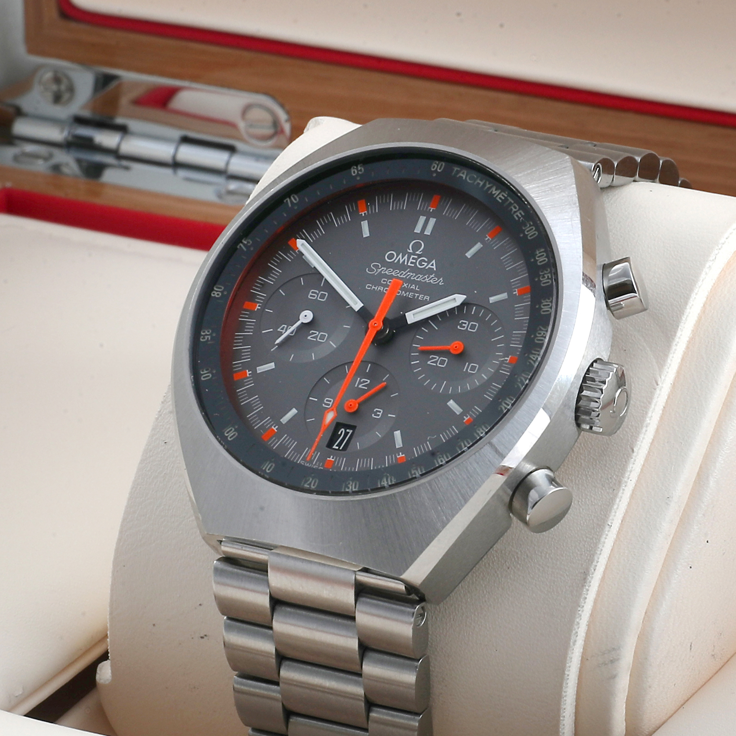 Omega Speedmaster MKII 327.10.43.50.06.001 Thumbnail 5