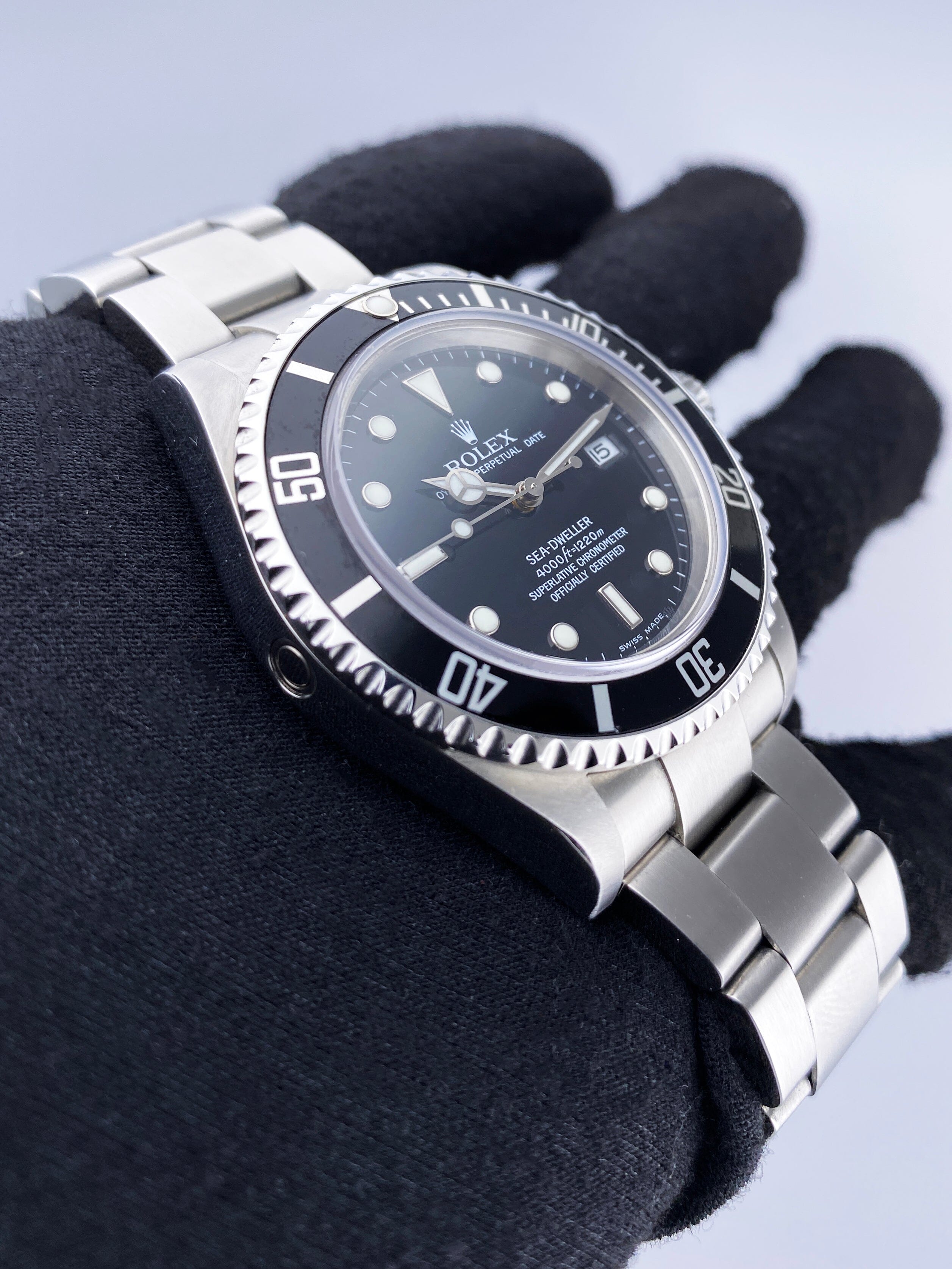 Rolex Sea-Dweller 16600 Thumbnail 3