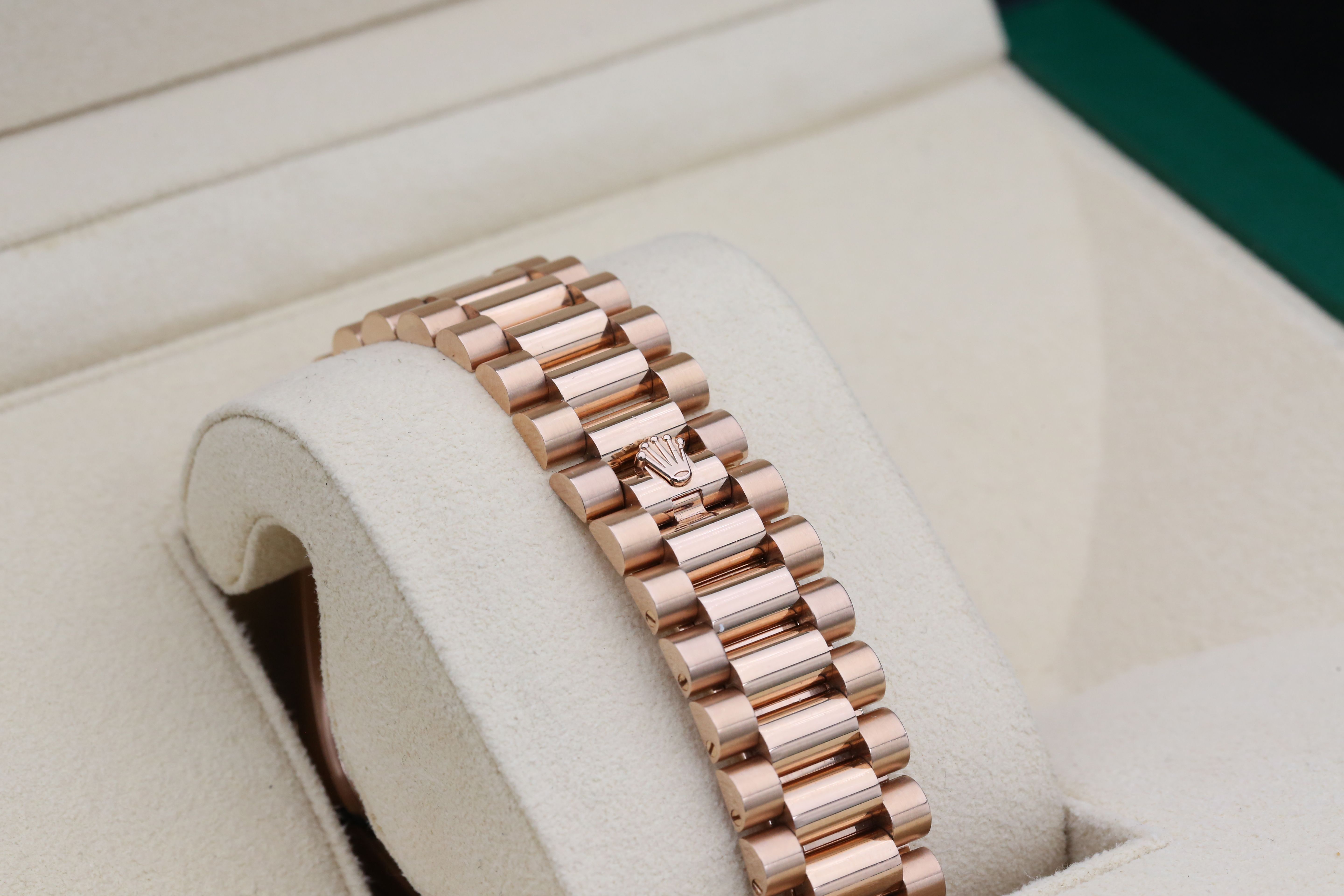 Rolex Day-Date 40 228235 Thumbnail 3