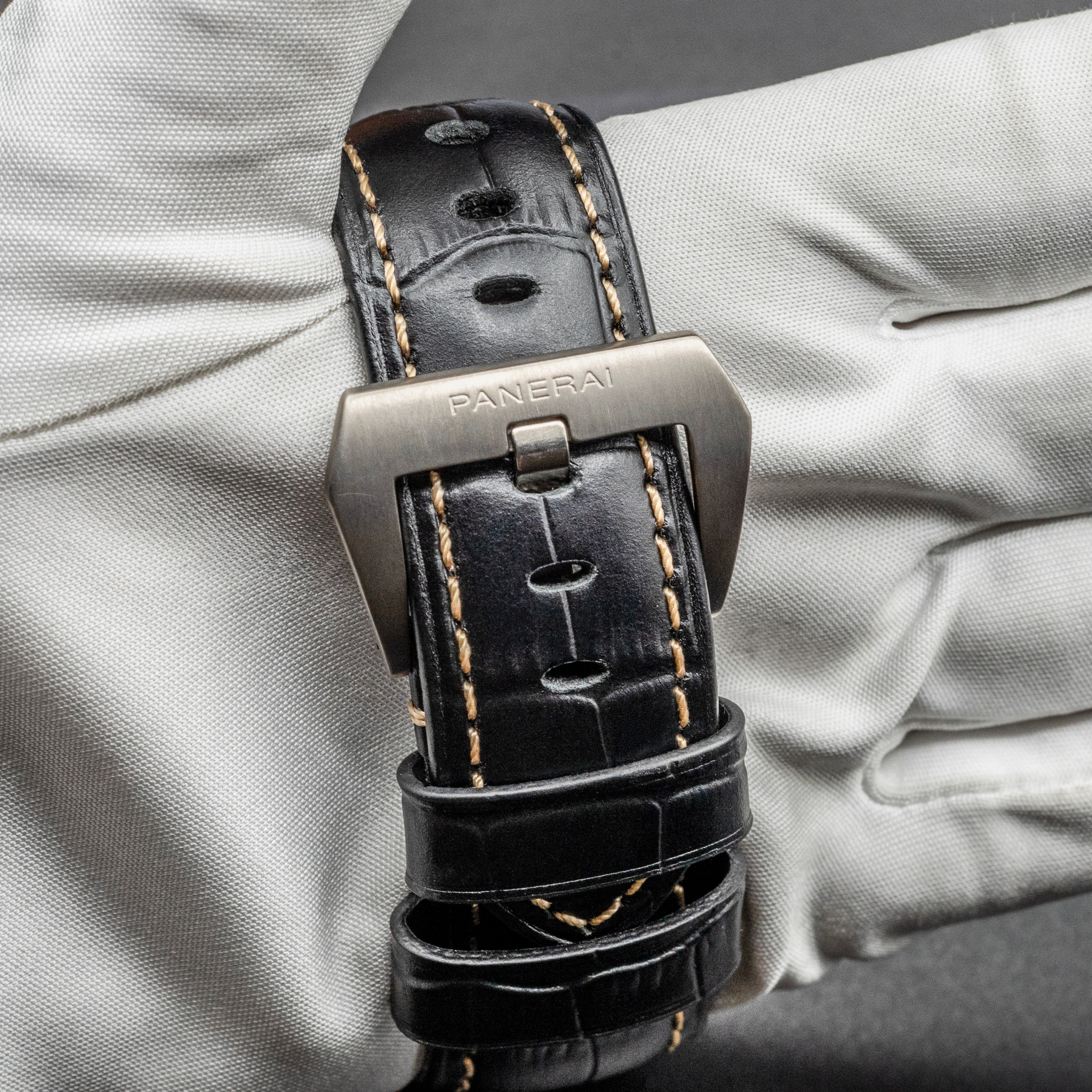 Panerai Luminor Base PAM00176 Thumbnail 3