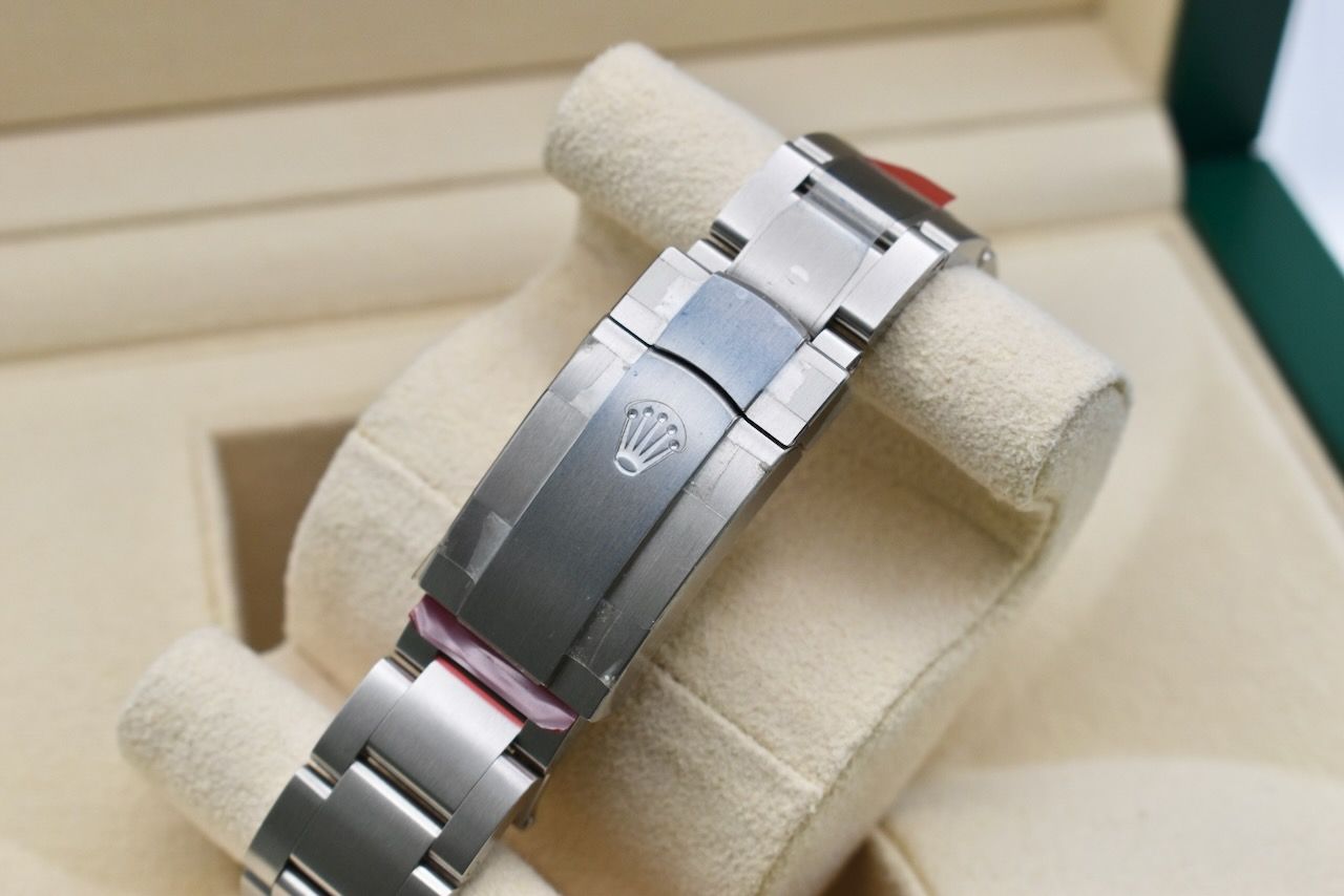 Rolex Oyster Perpetual 124300 Thumbnail 4