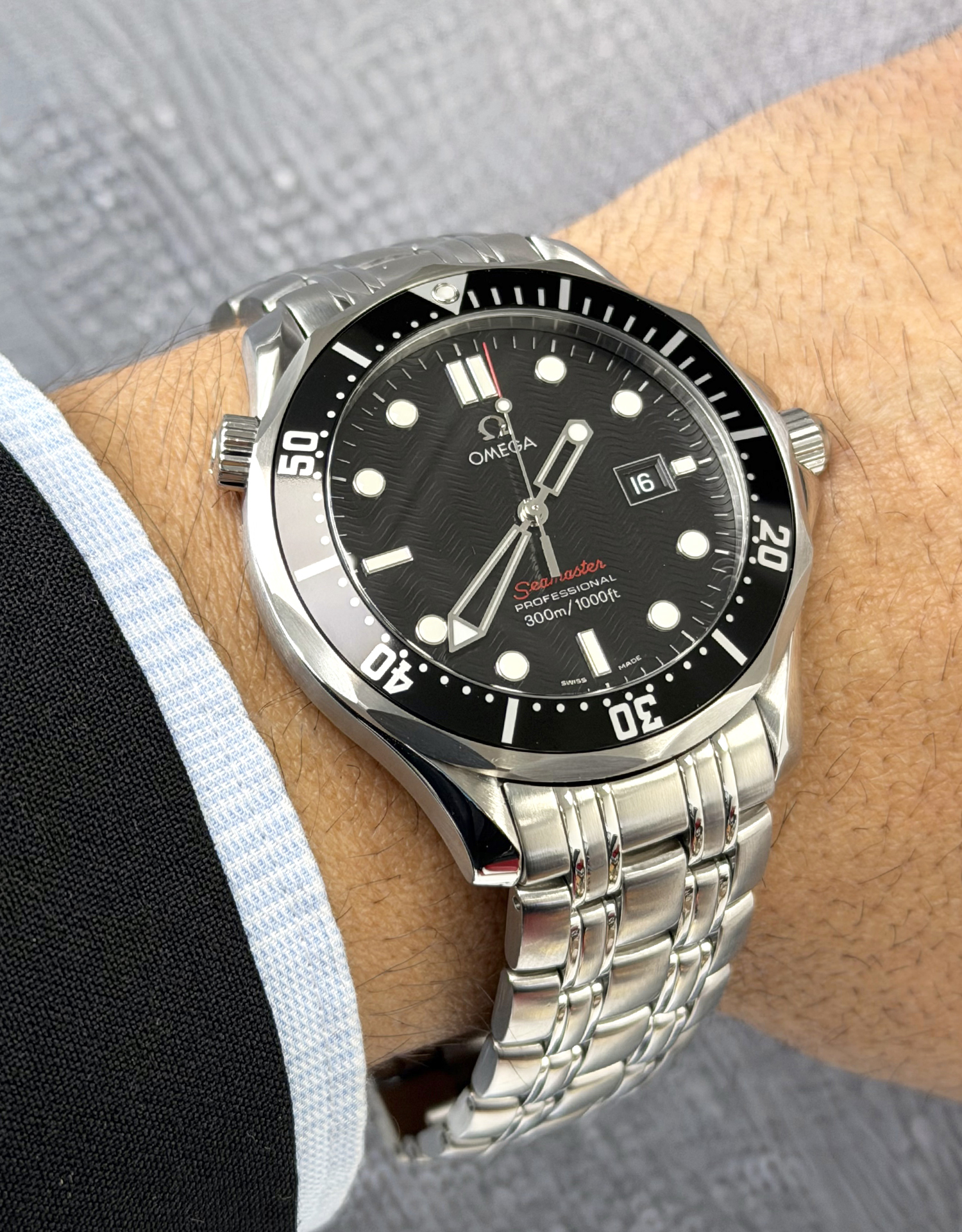 Omega Seamaster 300m 212.30.41.61.01.001 Thumbnail 4