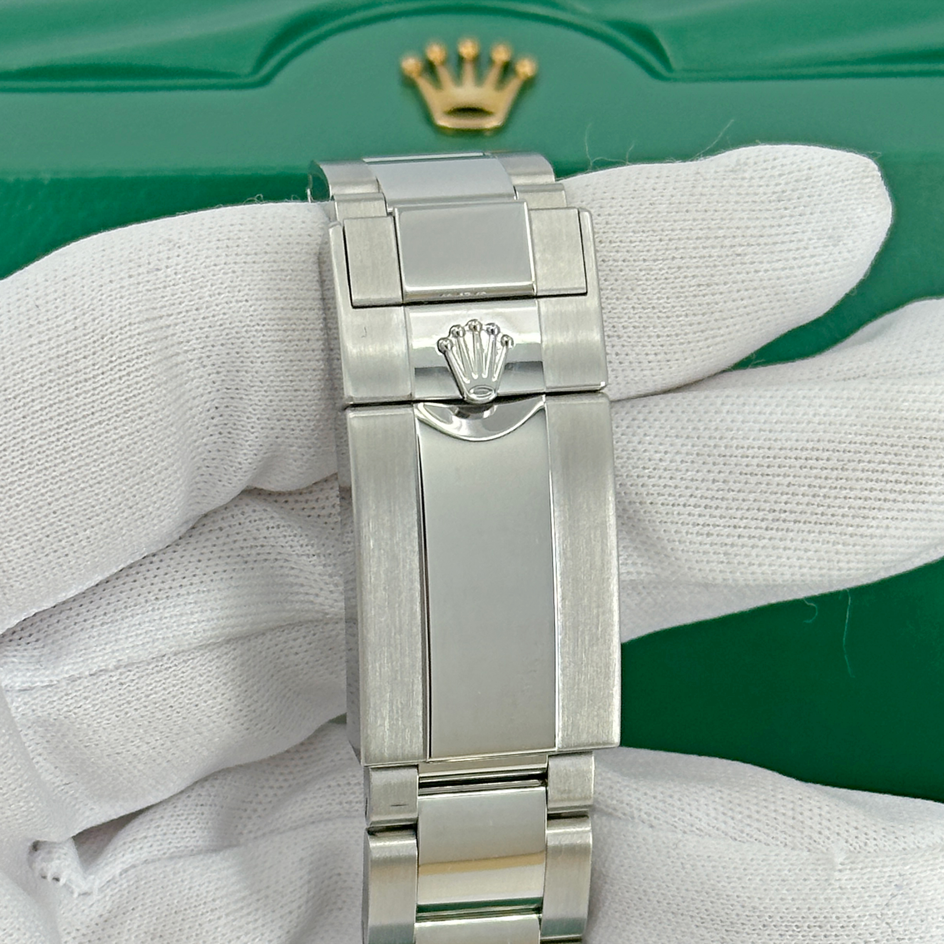 Rolex Yacht-Master 126622 Thumbnail 6