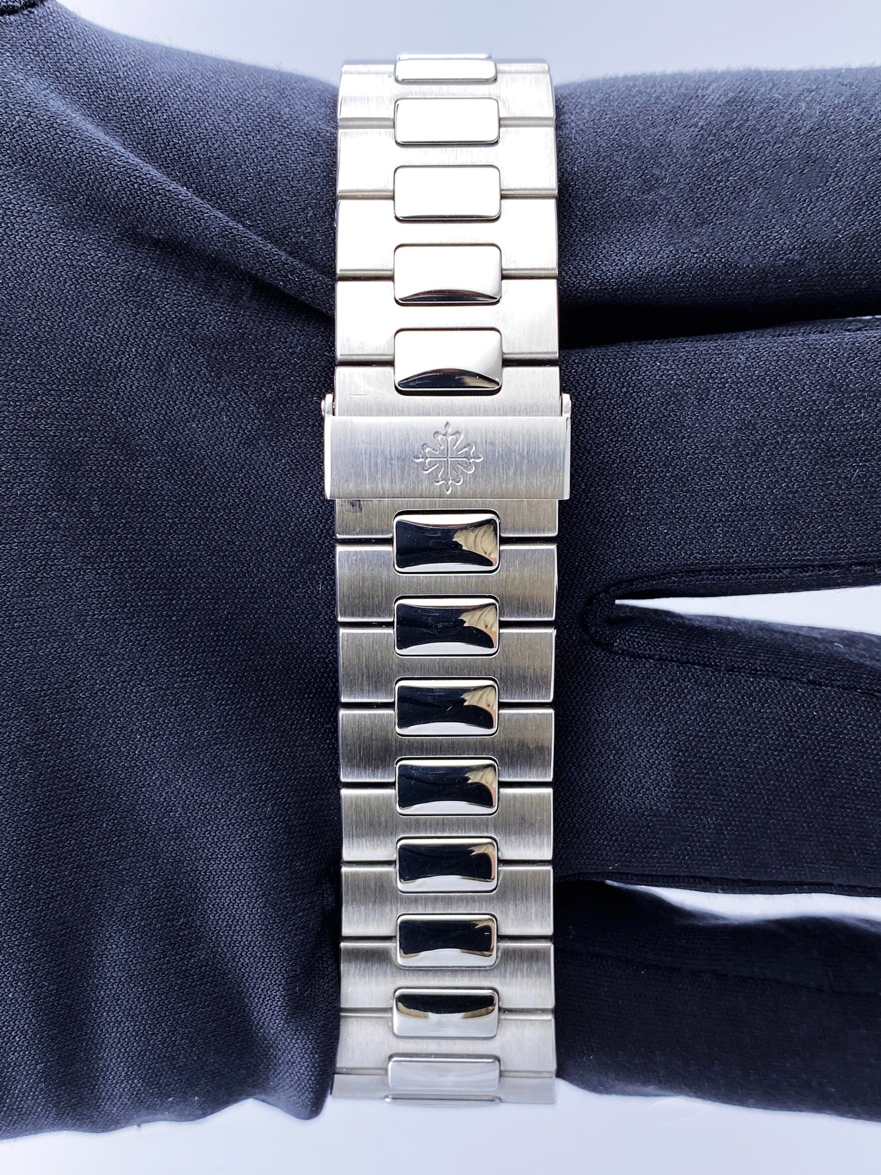 Patek Philippe Nautilus 5711/1A-010 Thumbnail 6