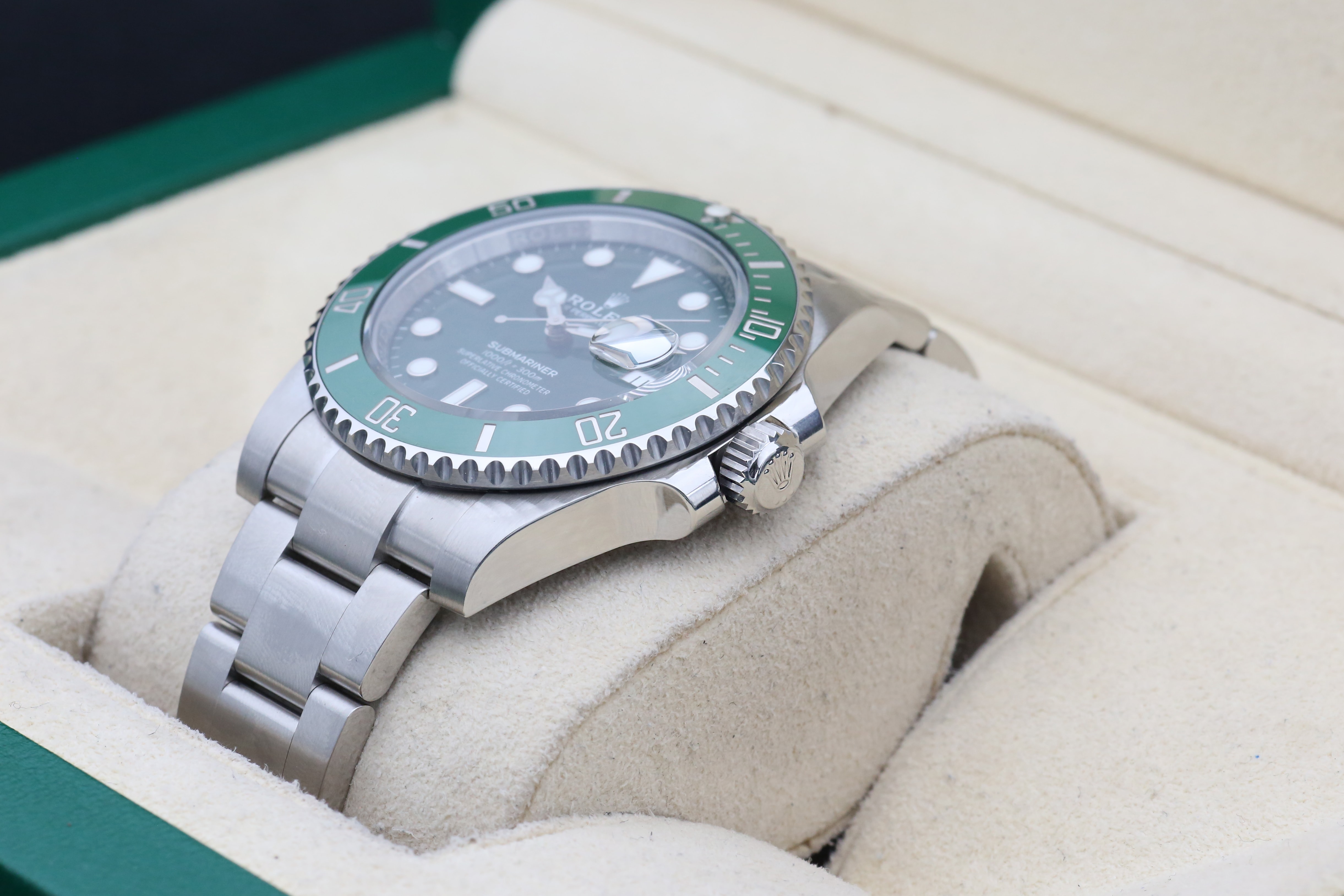 Rolex Submariner Hulk Thumbnail 7