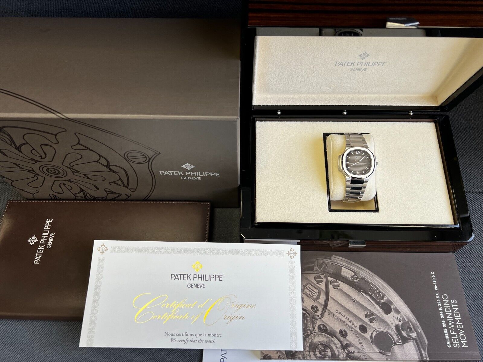 Patek Philippe Nautilus 7118/1A-011 Thumbnail 5