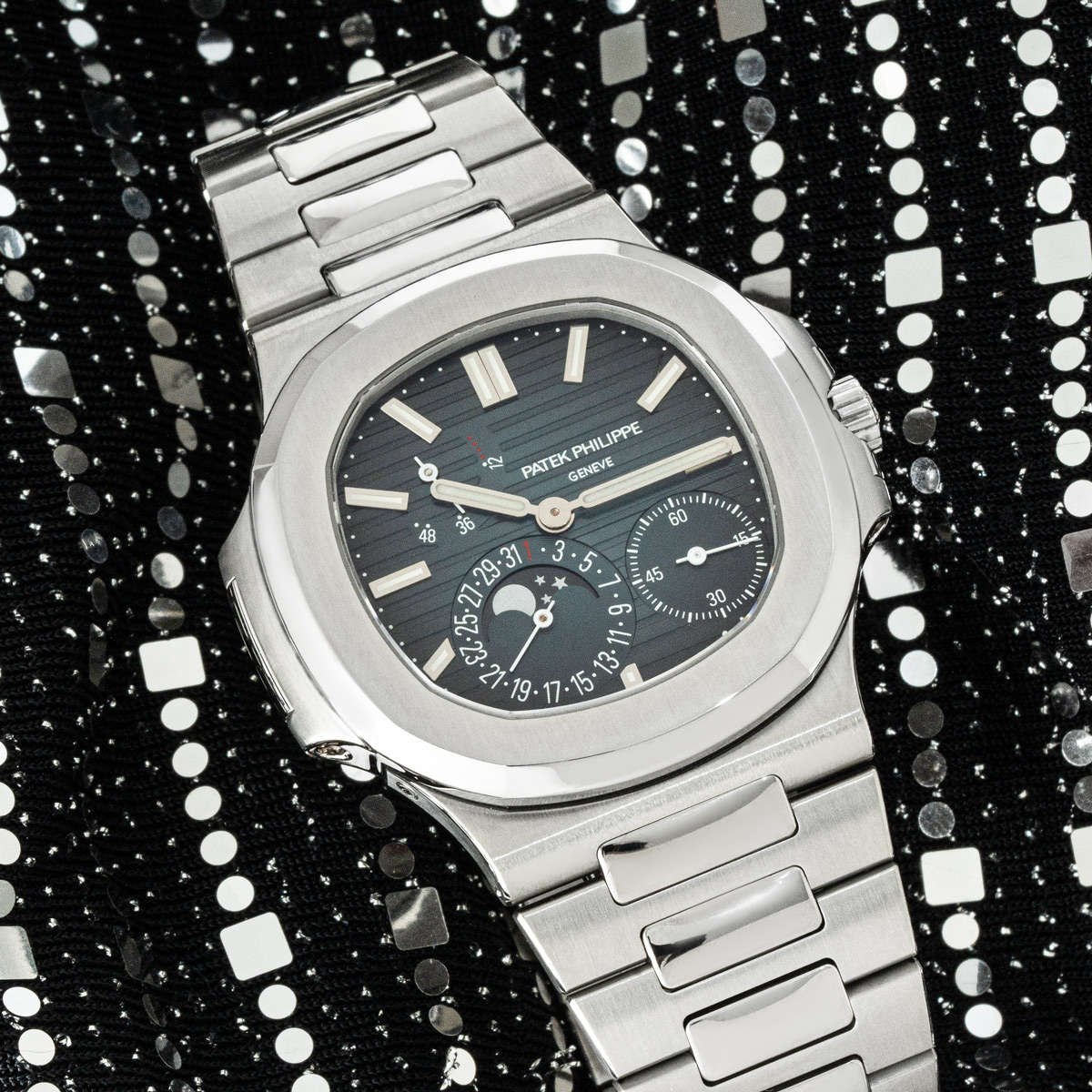 Patek Philippe Nautilus 5712/1A-001 Thumbnail 6