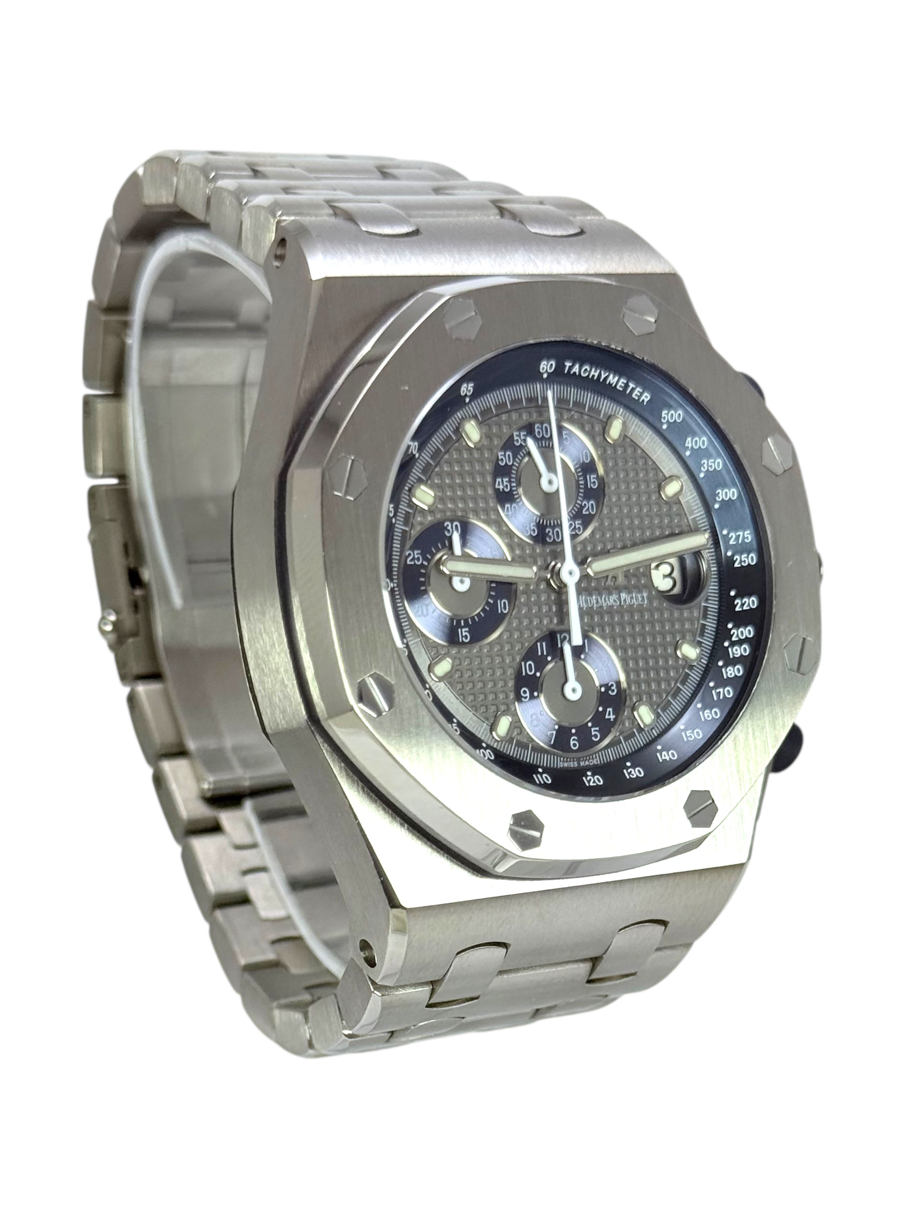 Audemars Piguet Royal Oak Offshore 25721TI.OO.1000TI.01 Thumbnail 3