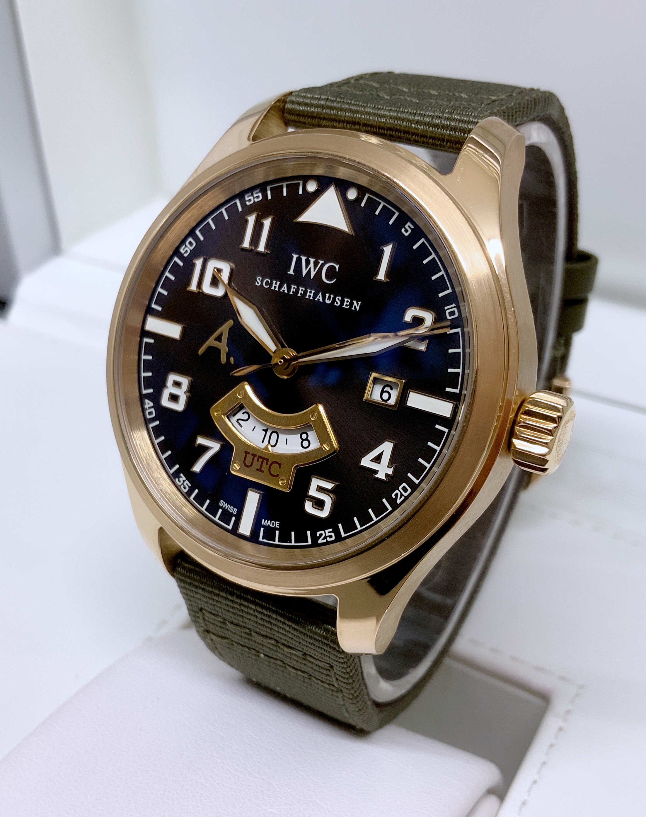 IWC Pilot's UTC IW326103 Thumbnail 2
