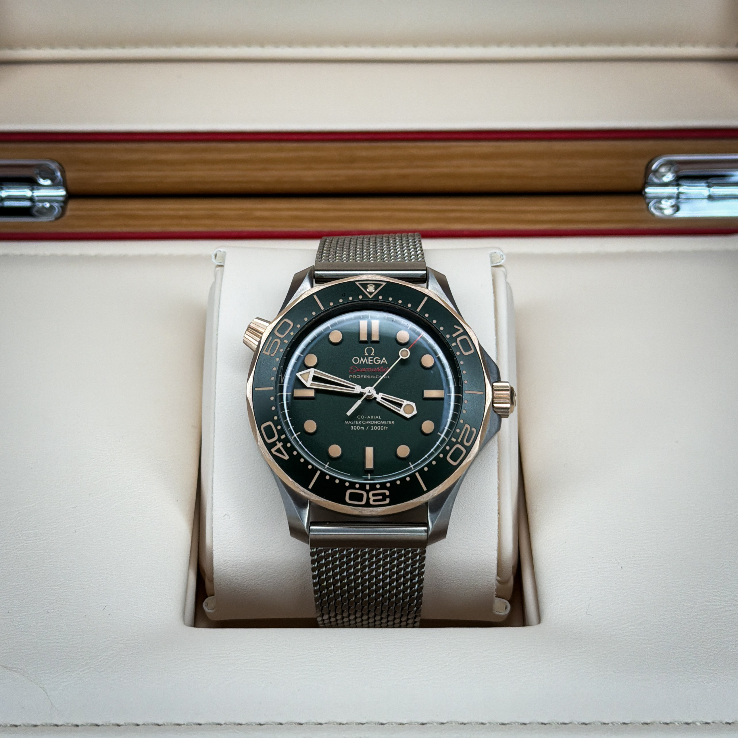 Omega Seamaster Diver 300m 210.90.42.20.10.001 Thumbnail 5