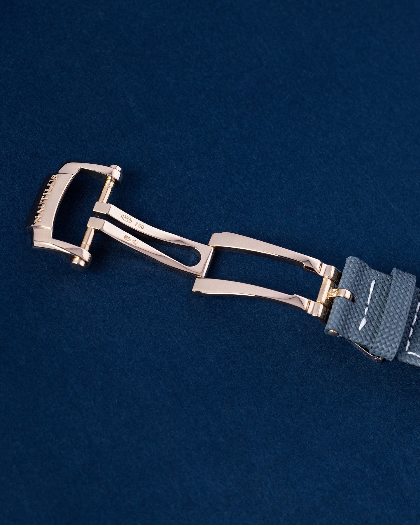 Patek Philippe Nautilus 5712R-001 Thumbnail 4