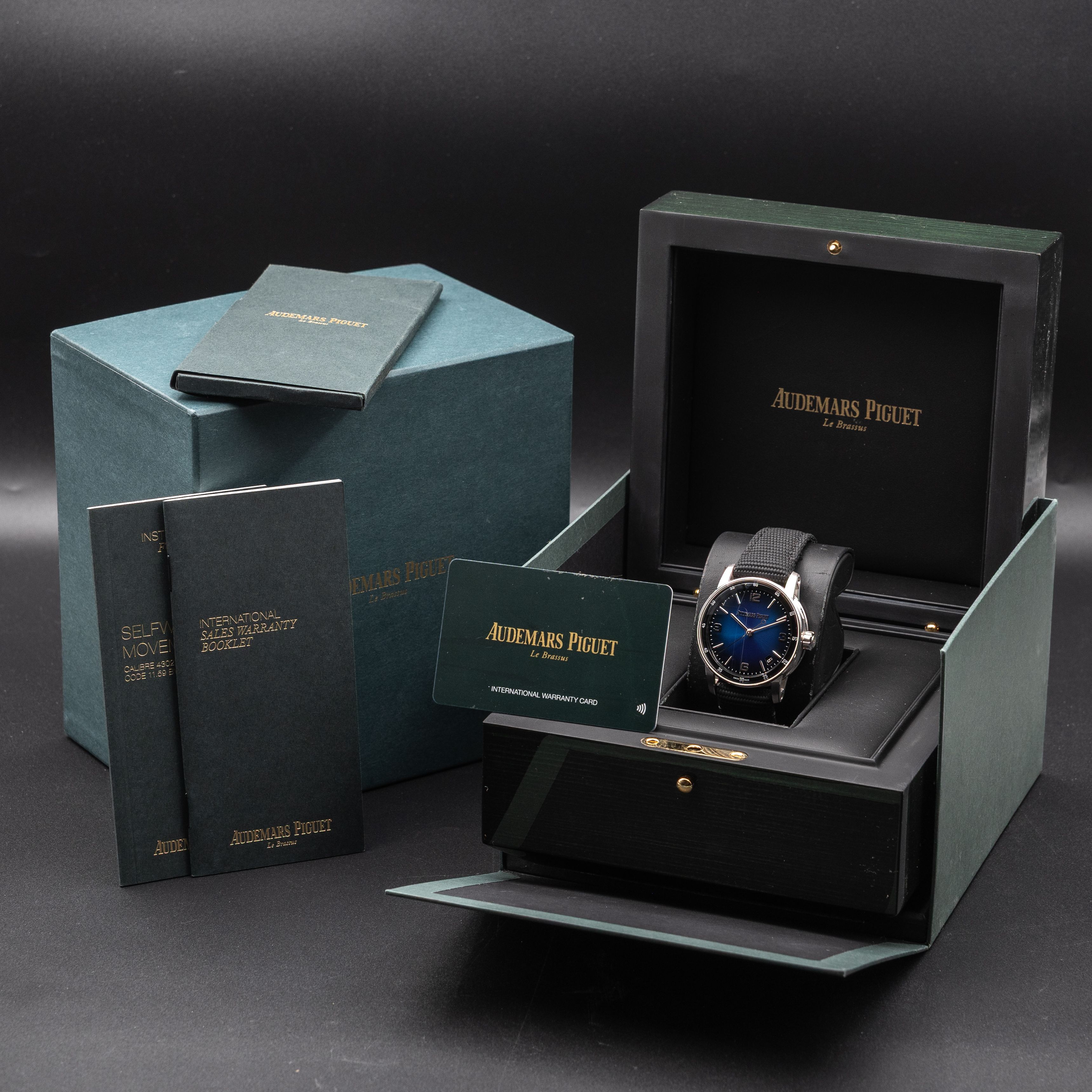 Audemars Piguet CODE 11.59 15210BC.OO.A002KB.01 Thumbnail 5