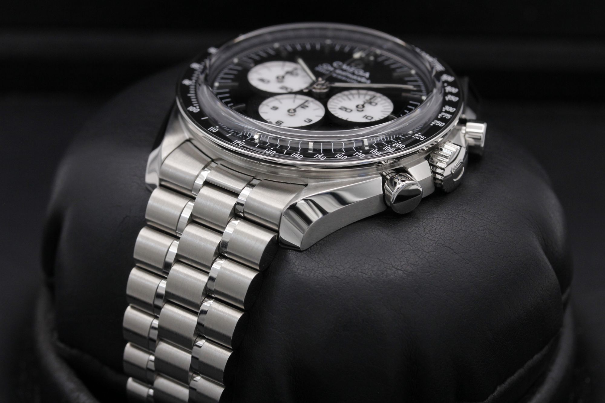 Omega Speedmaster Moonwatch Professional 310.30.42.50.01.004 Thumbnail 2