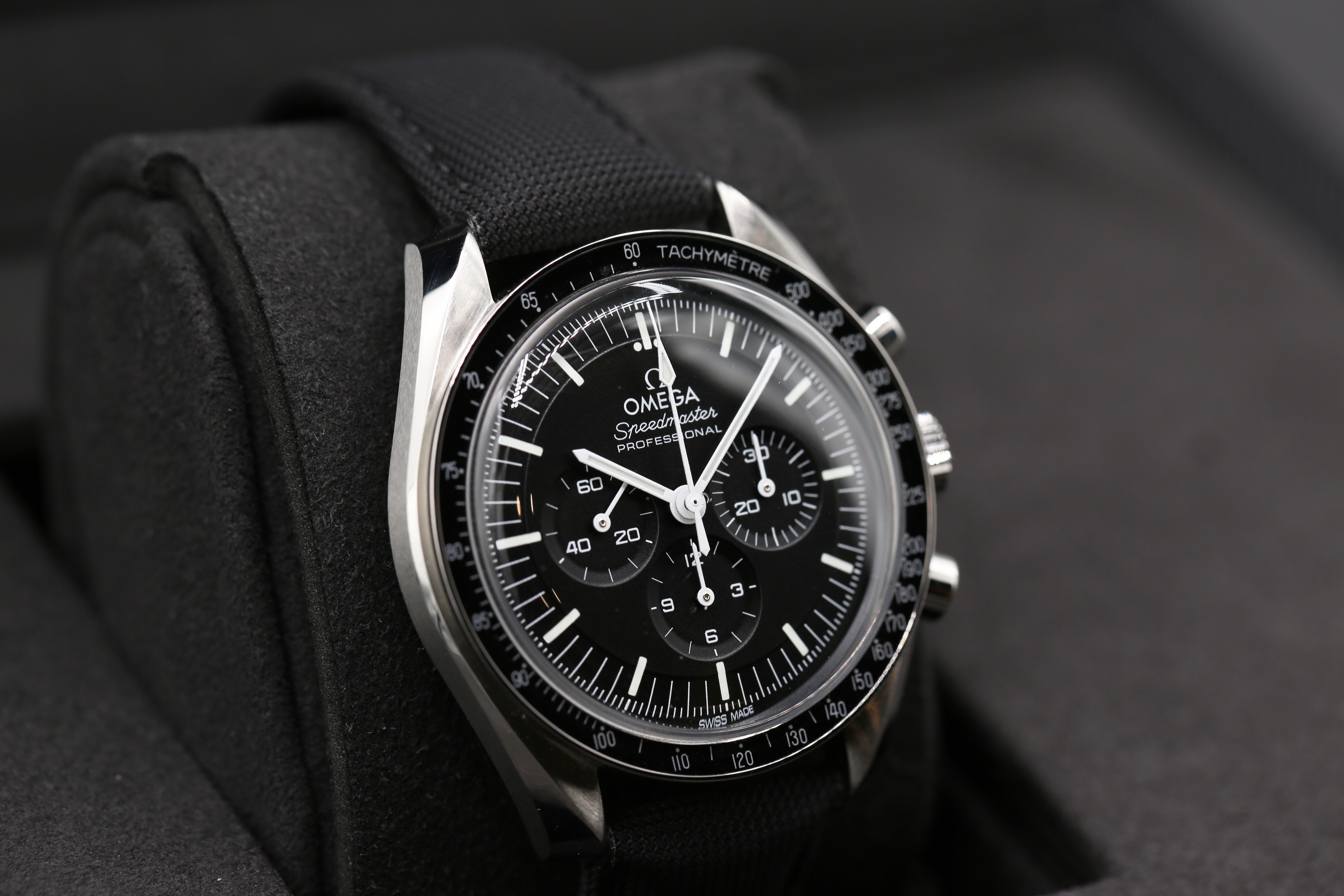 Omega Speedmaster Moonwatch Professional 310.32.42.50.01.001 Thumbnail 2