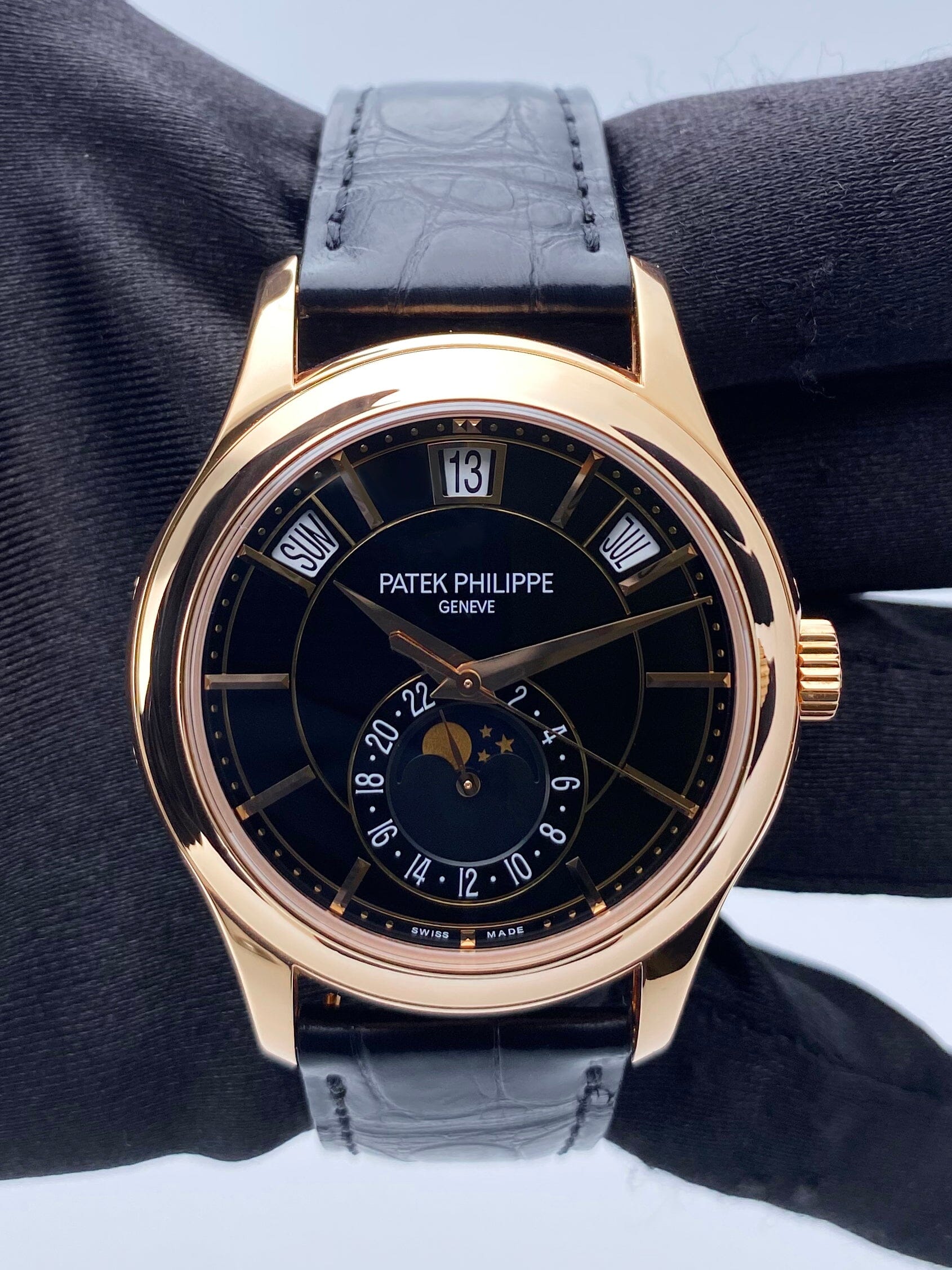 Patek Philippe Complications 5205R-010 Thumbnail 2