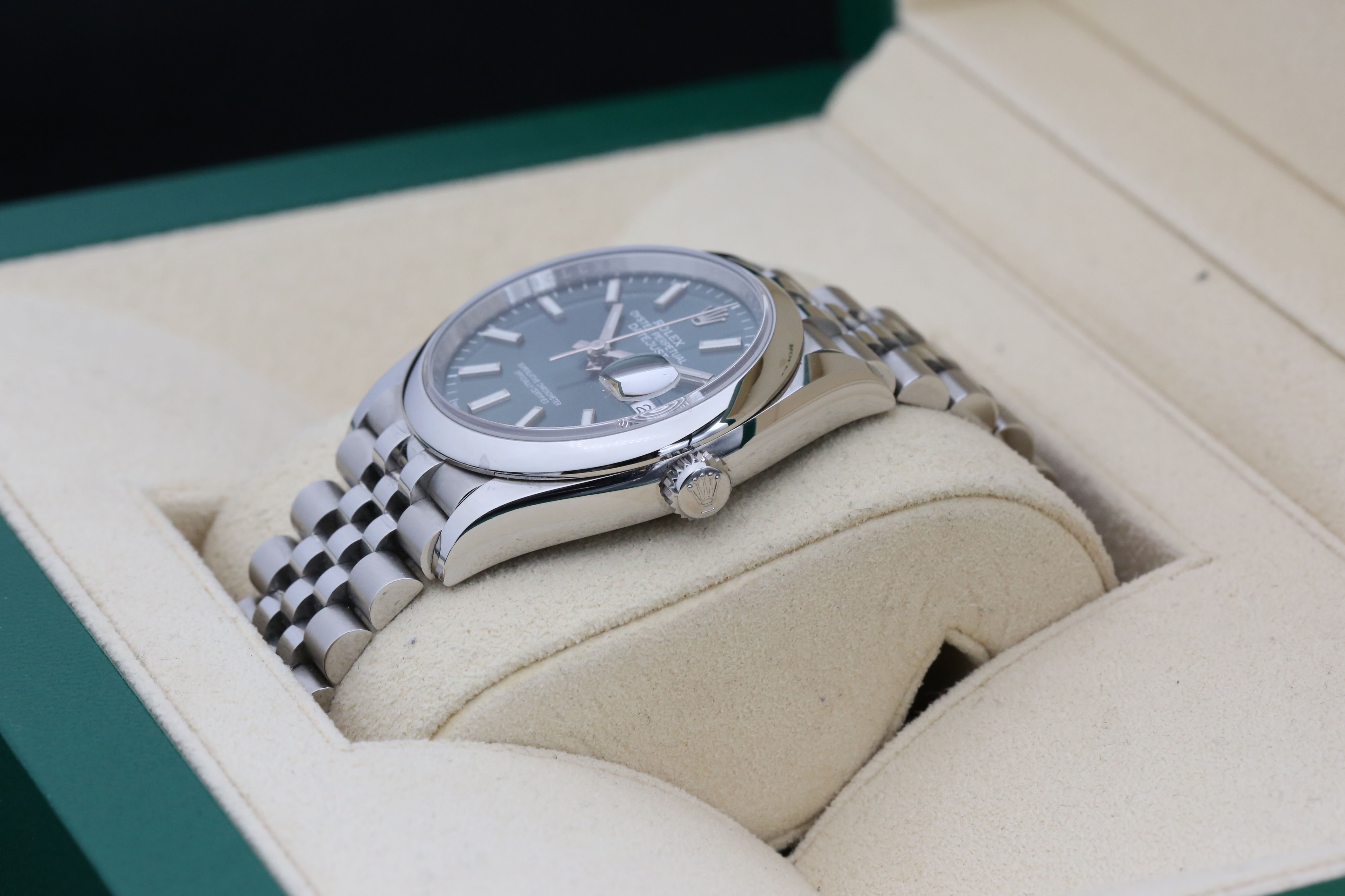 Rolex Datejust 126200 Thumbnail 6