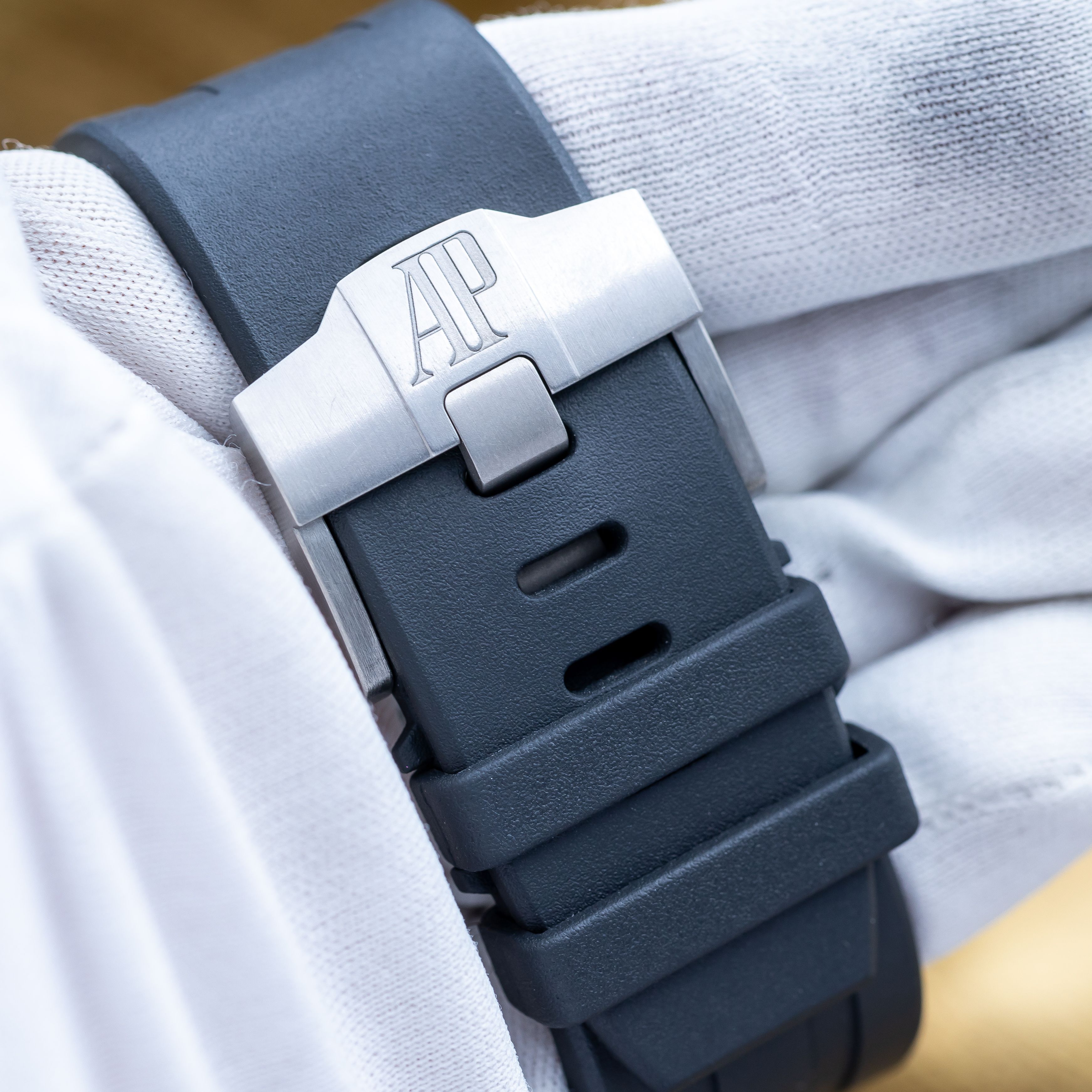 Audemars Piguet Royal Oak Offshore 26405CE.OO.A002CA.02 Thumbnail 3