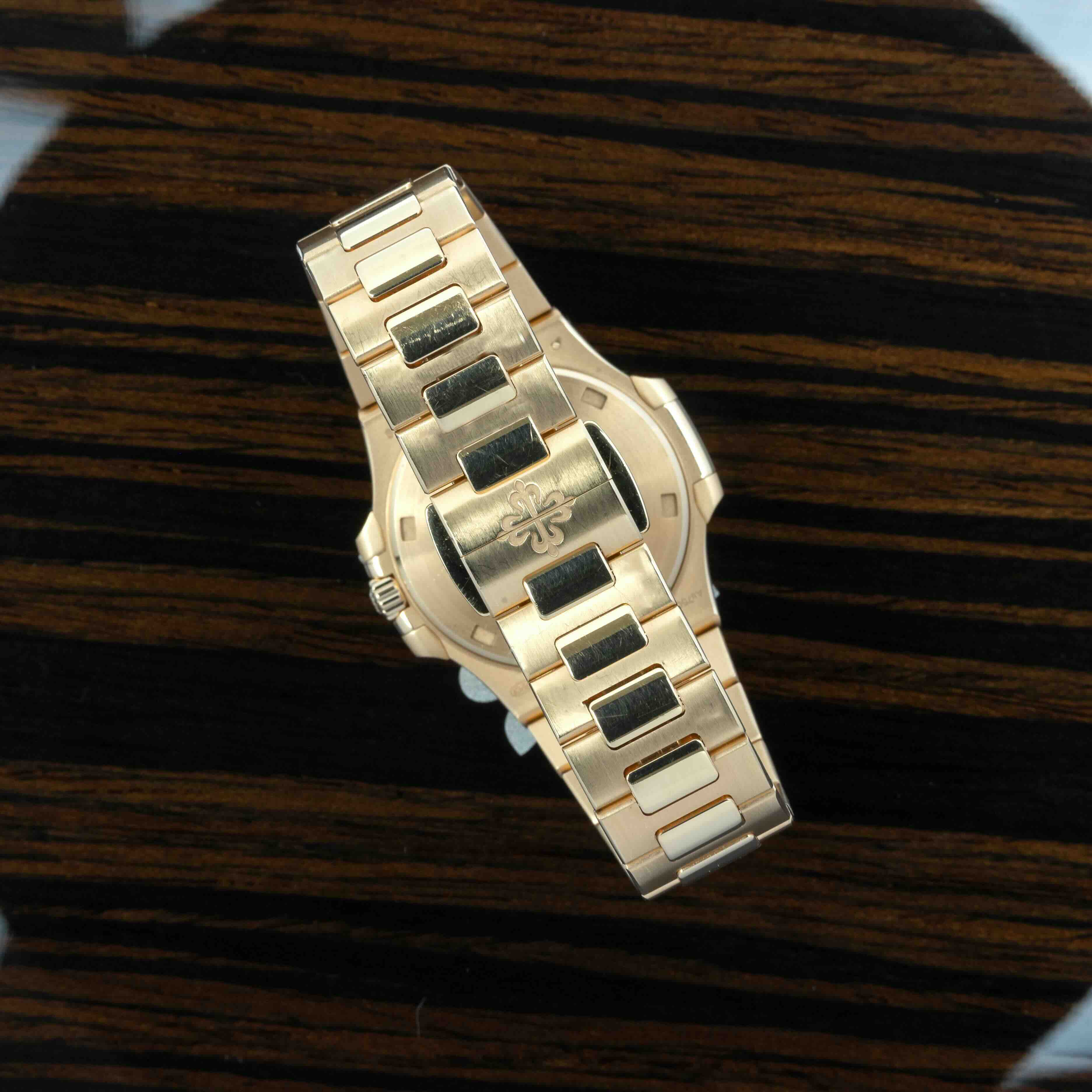 Patek Philippe Nautilus 7010/1R-011 Thumbnail 3
