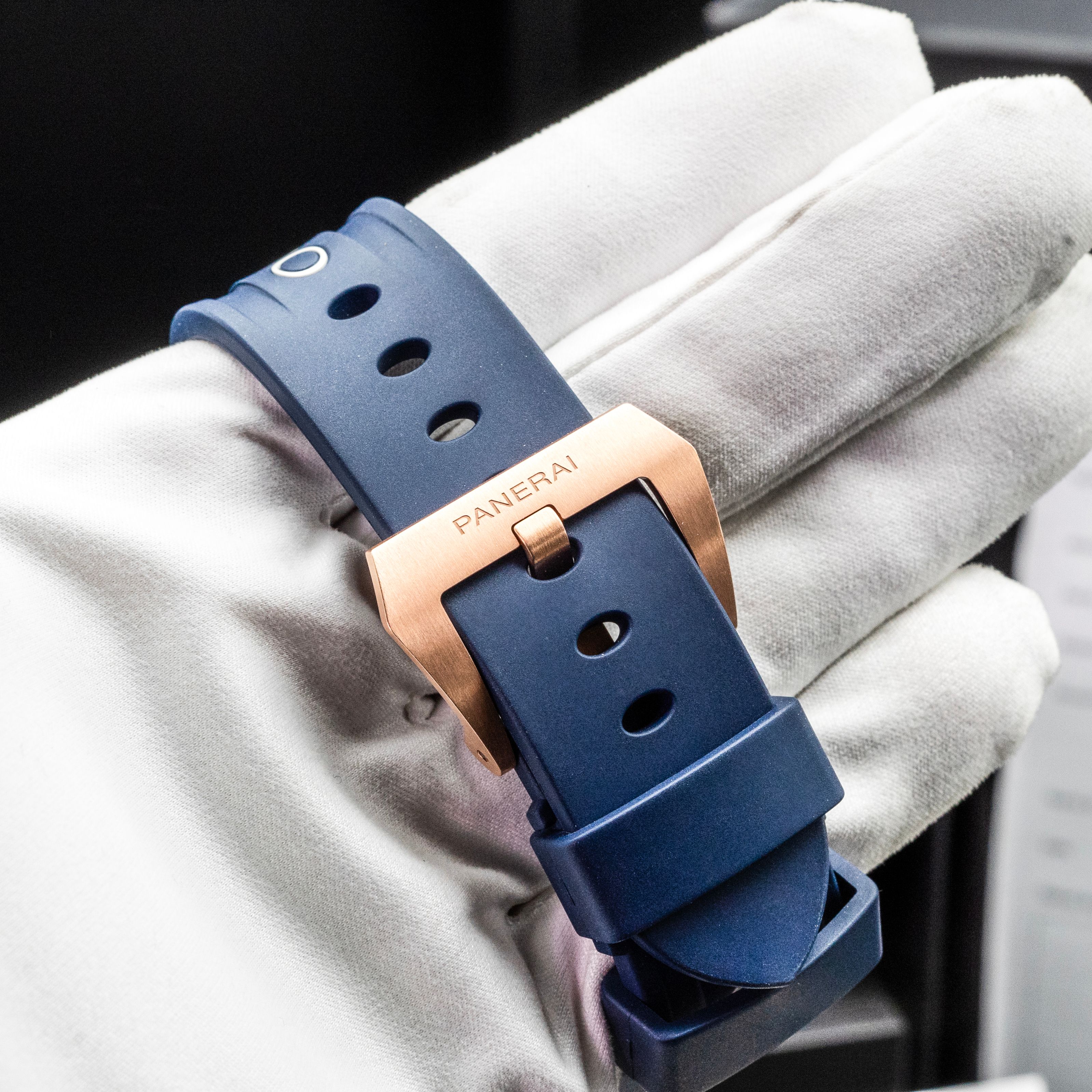 Panerai Luminor 1950 PAM01121 Thumbnail 3