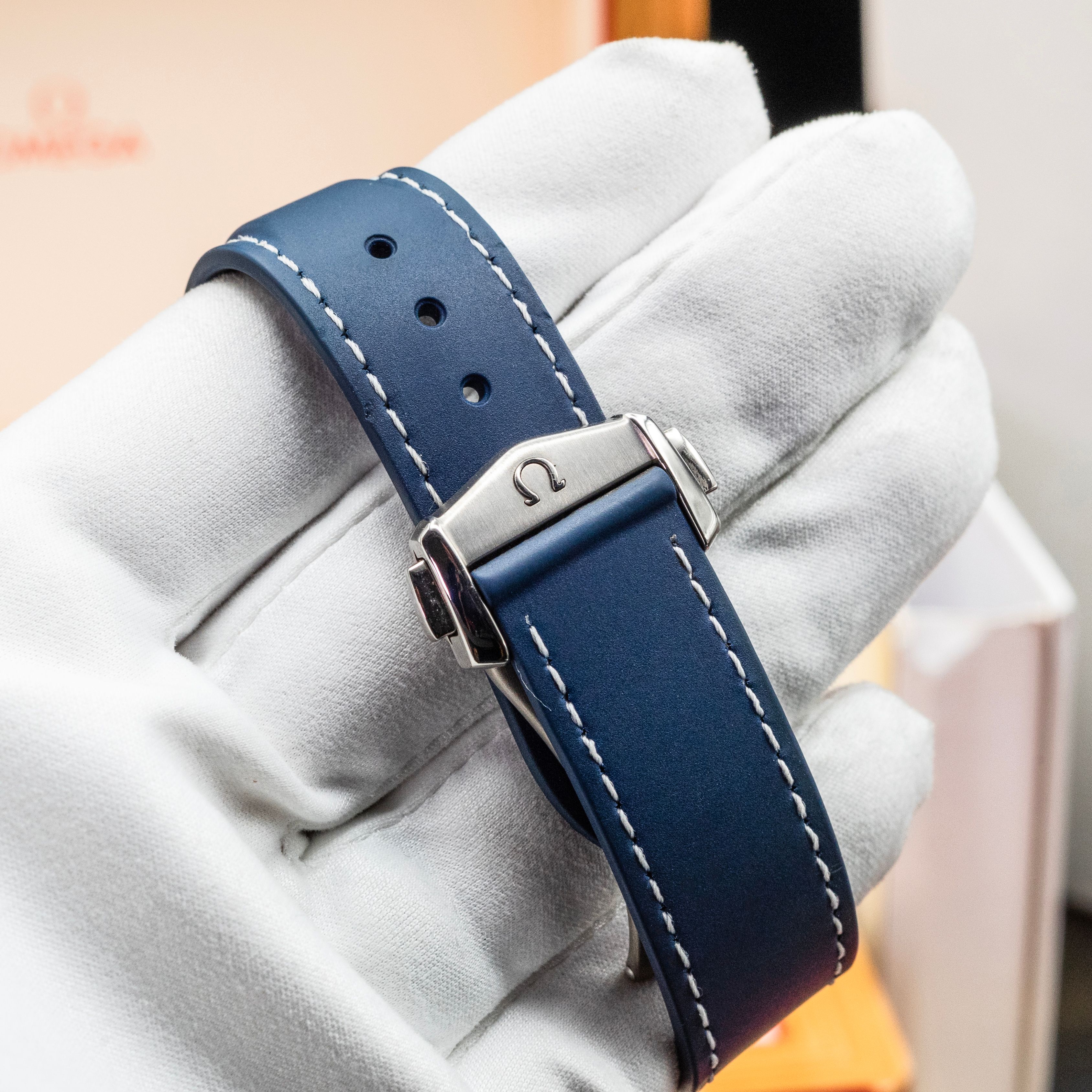 Omega Planet Ocean 232.92.42.21.03.001 Thumbnail 3