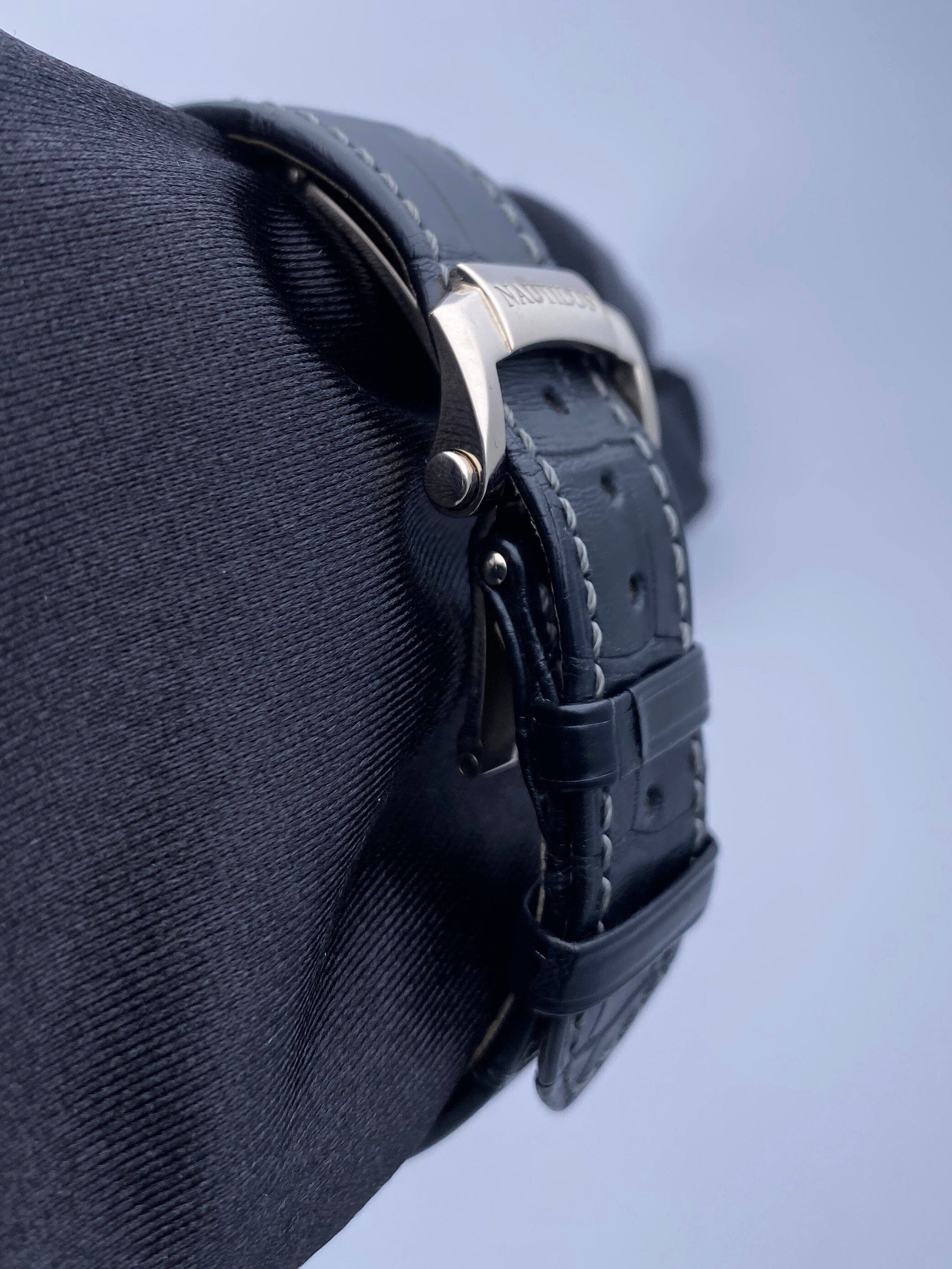 Patek Philippe Nautilus 5712G-001 Thumbnail 5