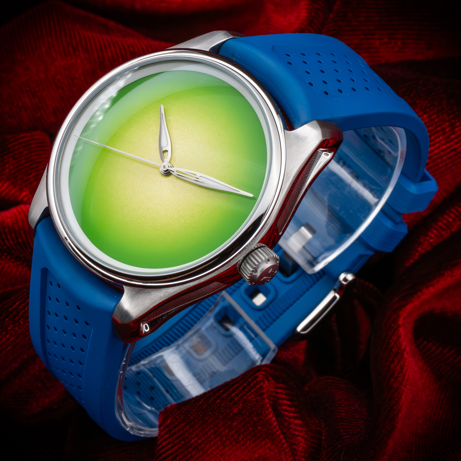 H. Moser and Cie Pioneer 3201-1204 Thumbnail 3