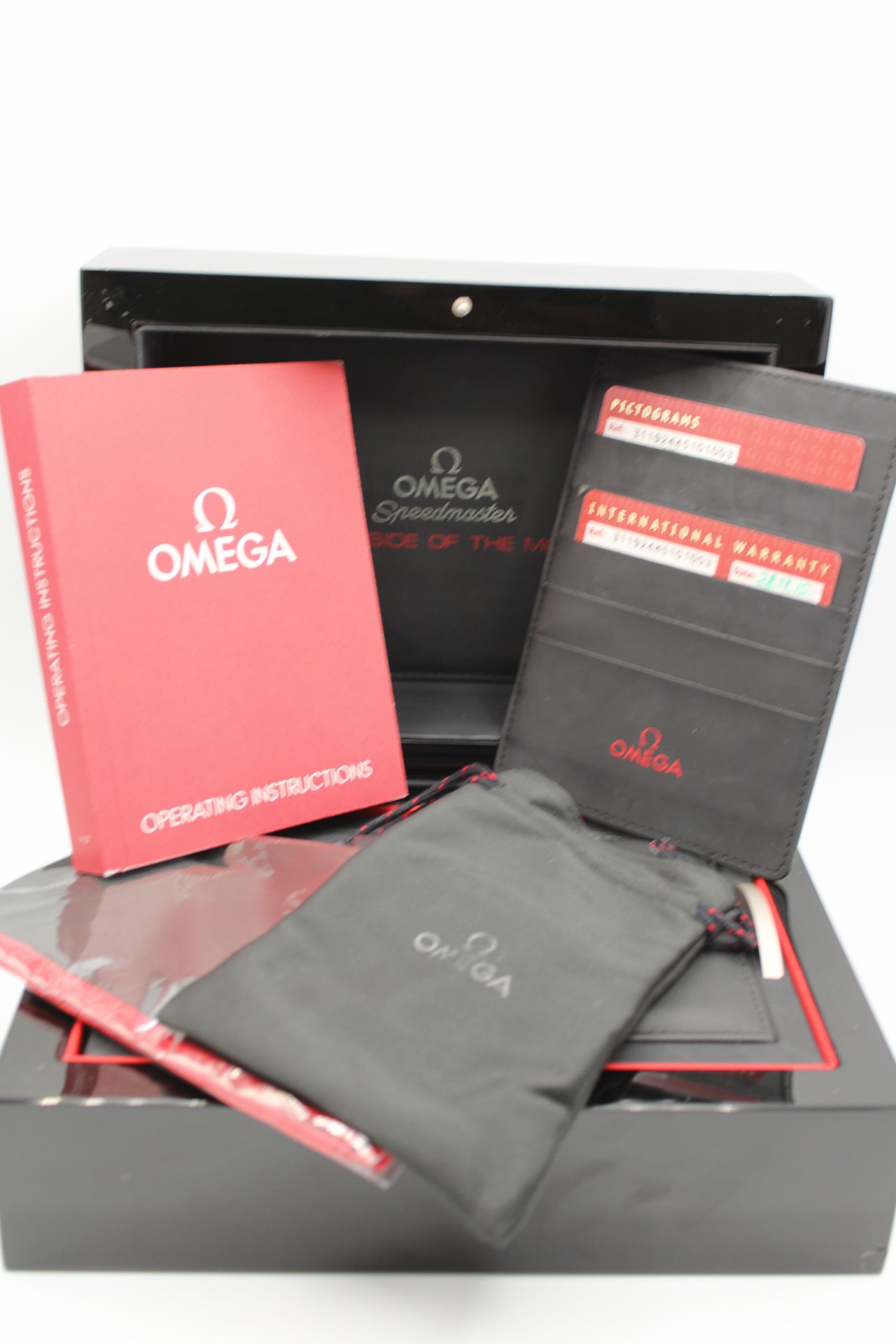 Omega Speedmaster Dark Side of the Moon 311.92.44.51.01.003 Thumbnail 6