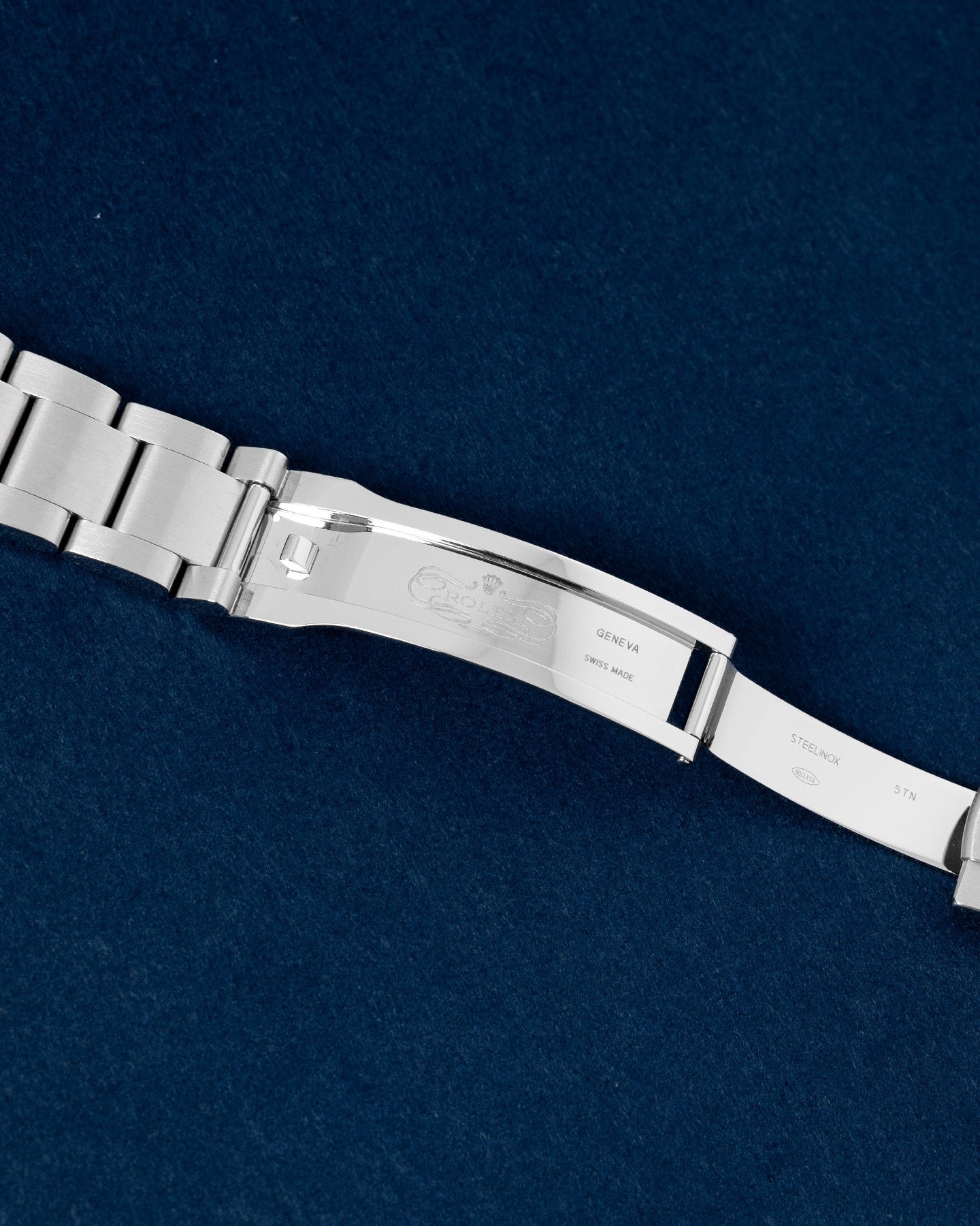 Rolex Oyster Perpetual 126000 Thumbnail 4