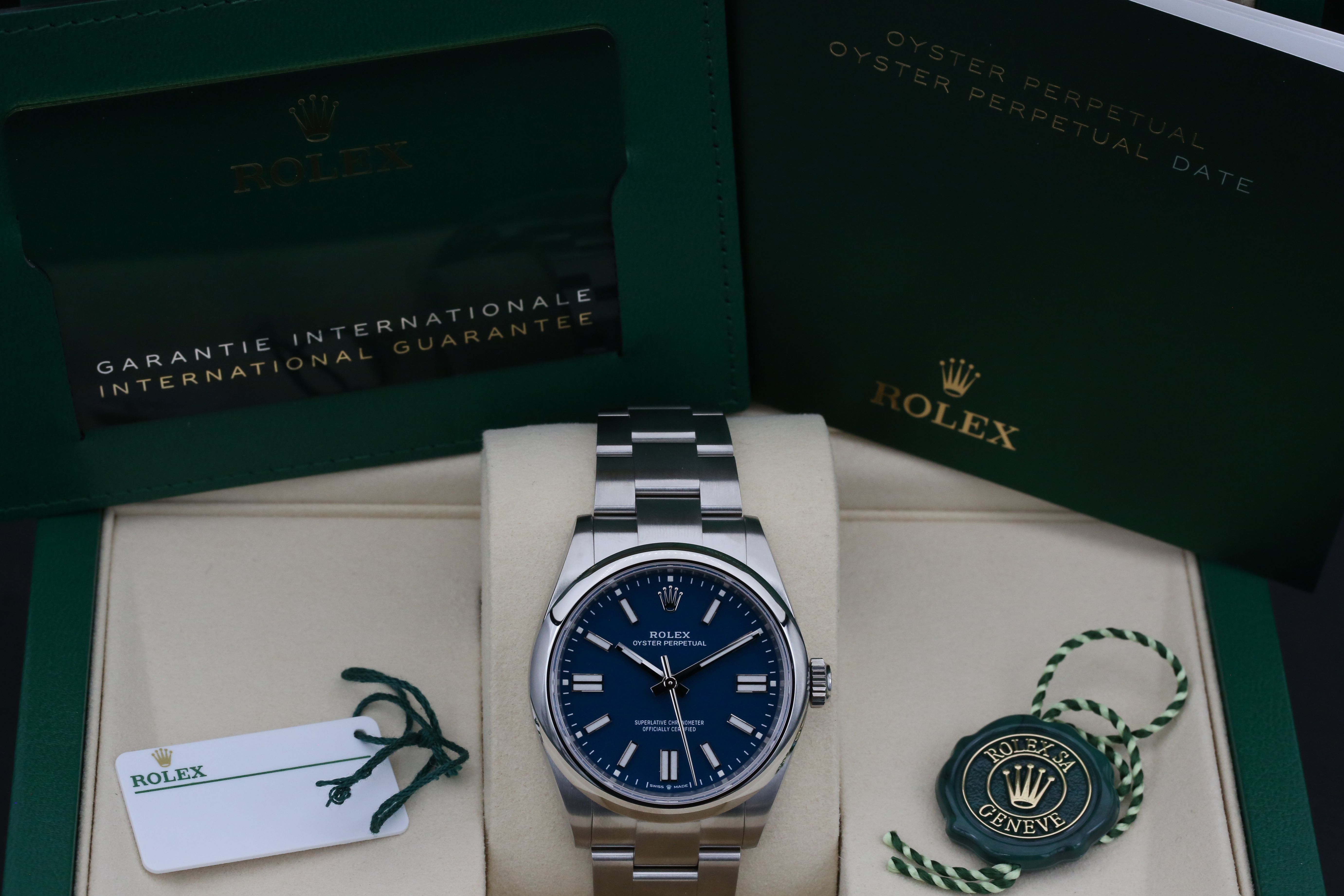 Rolex Oyster Perpetual 41 134300 Thumbnail 7