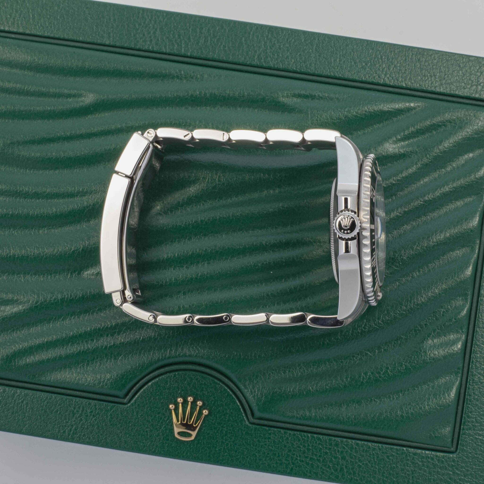 Rolex Submariner 126610 LN Thumbnail 2