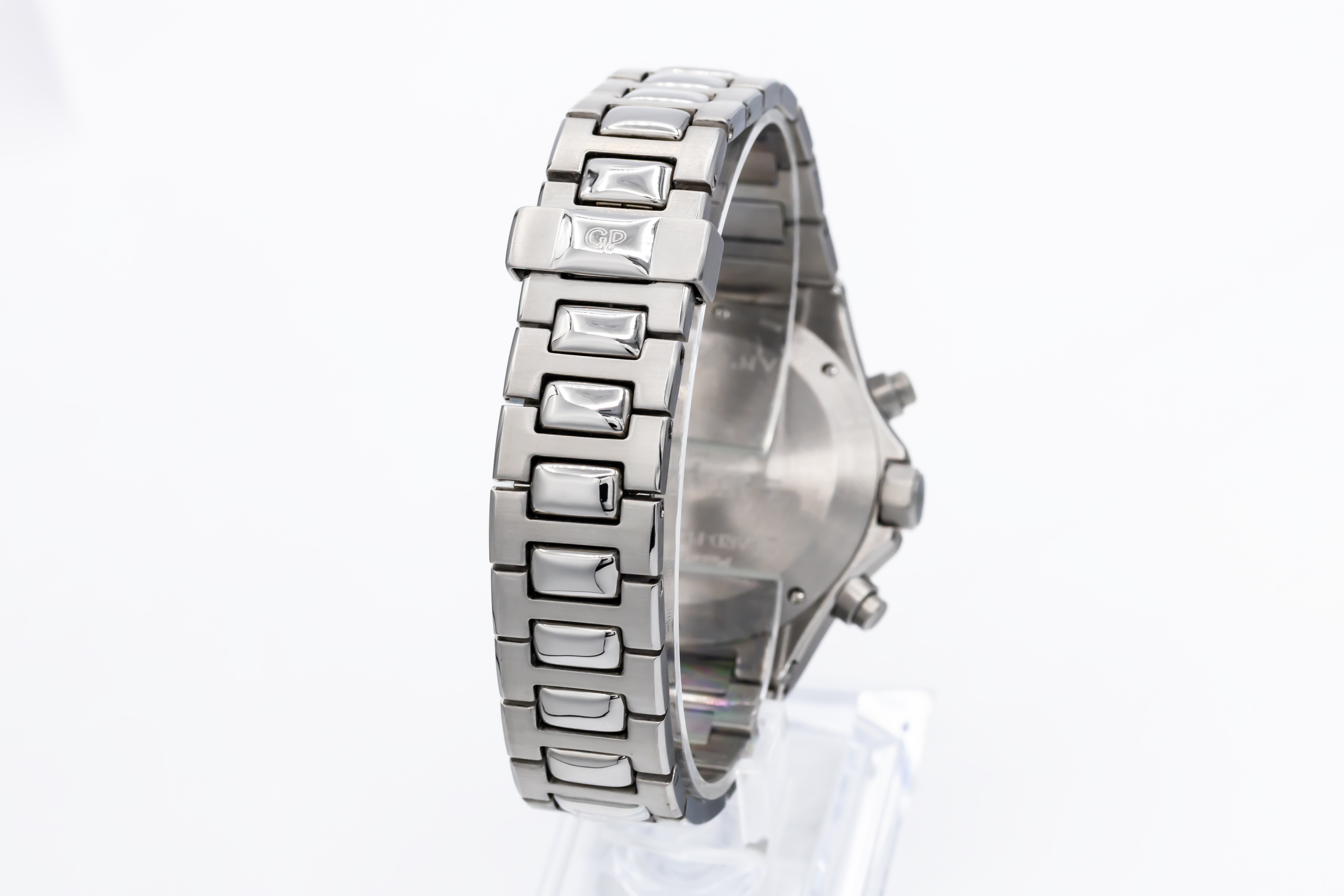 Girard Perregaux Laureato 8017 Thumbnail 3