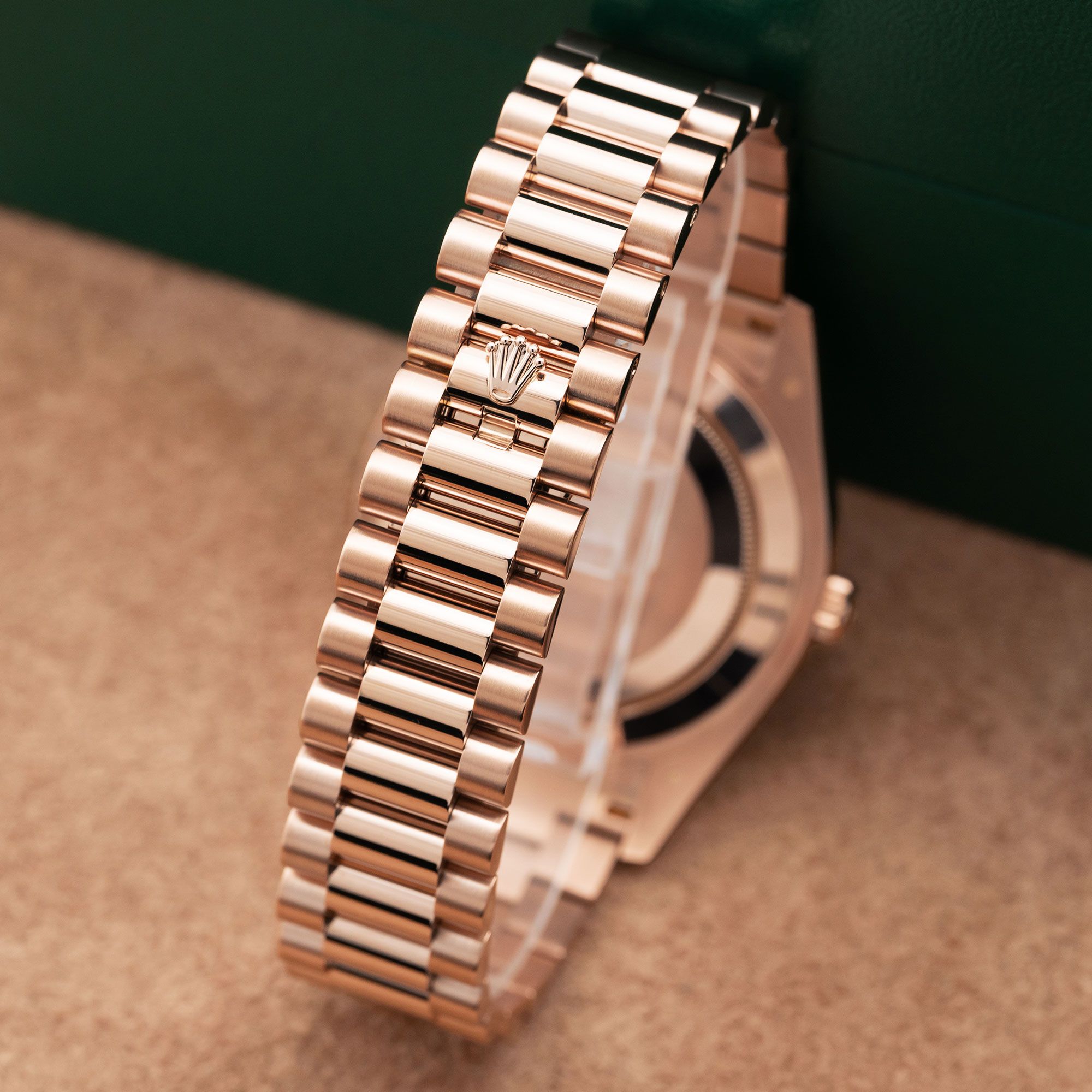 Rolex Day-Date II 218235 Thumbnail 3