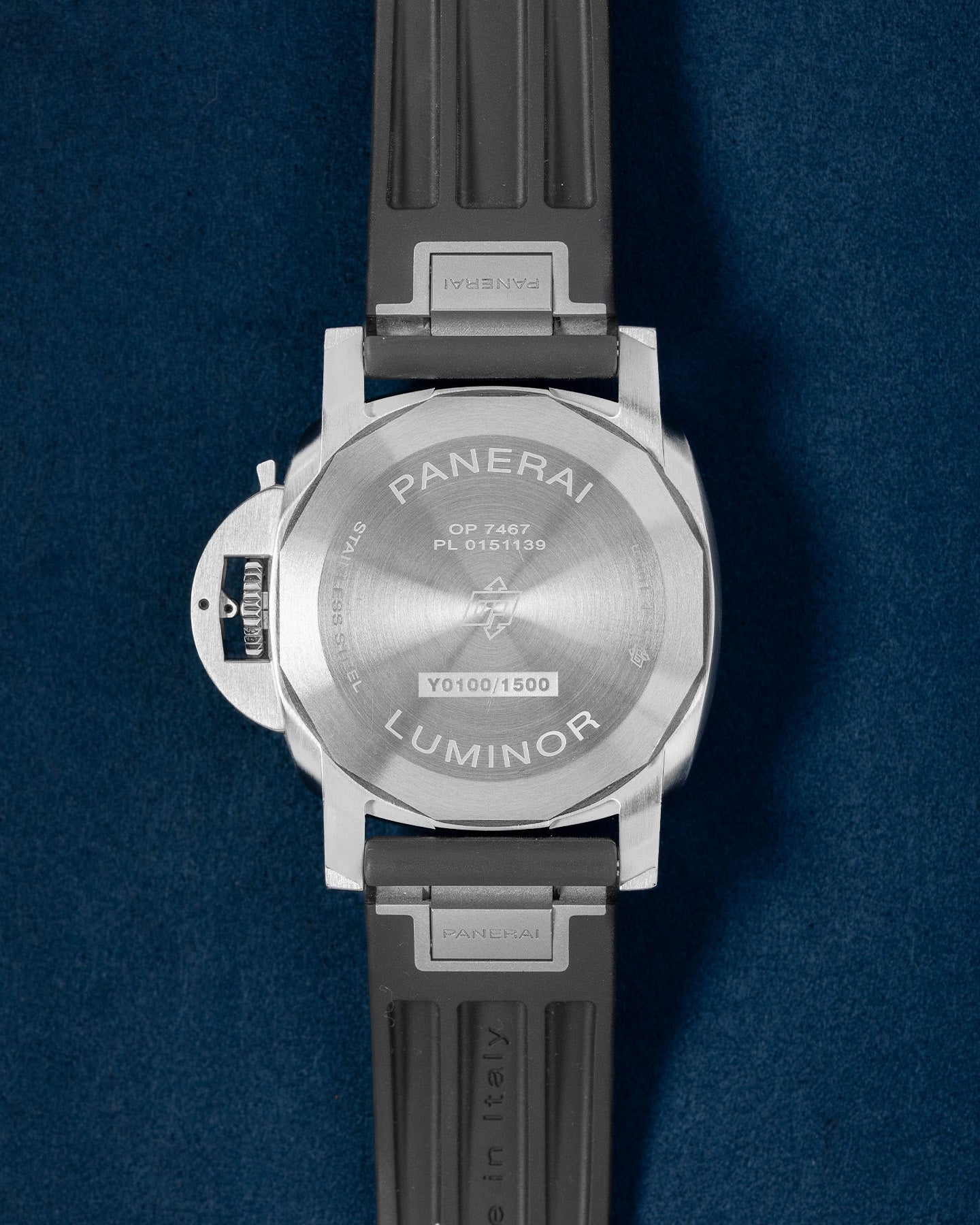 Panerai Luminor Quaranta PAM01372 Thumbnail 2