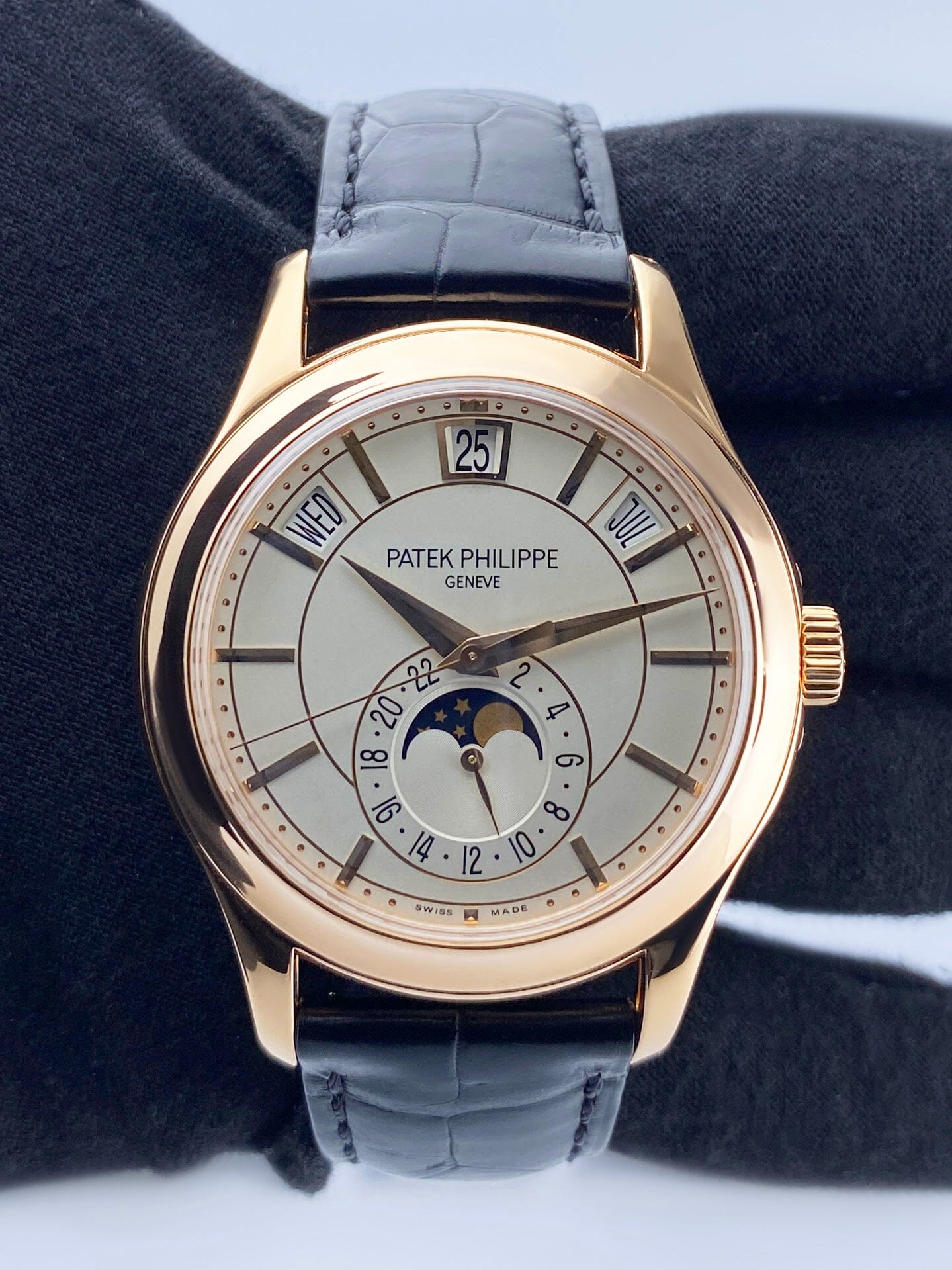 Patek Philippe Complications 5205R-001 Thumbnail 2