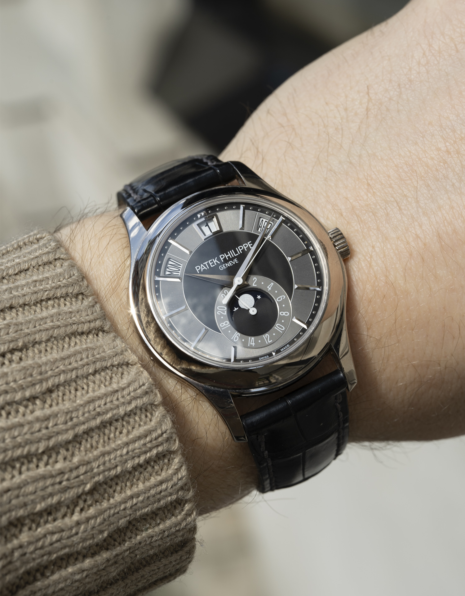 Patek Philippe Complications 5205G-010 Thumbnail 4