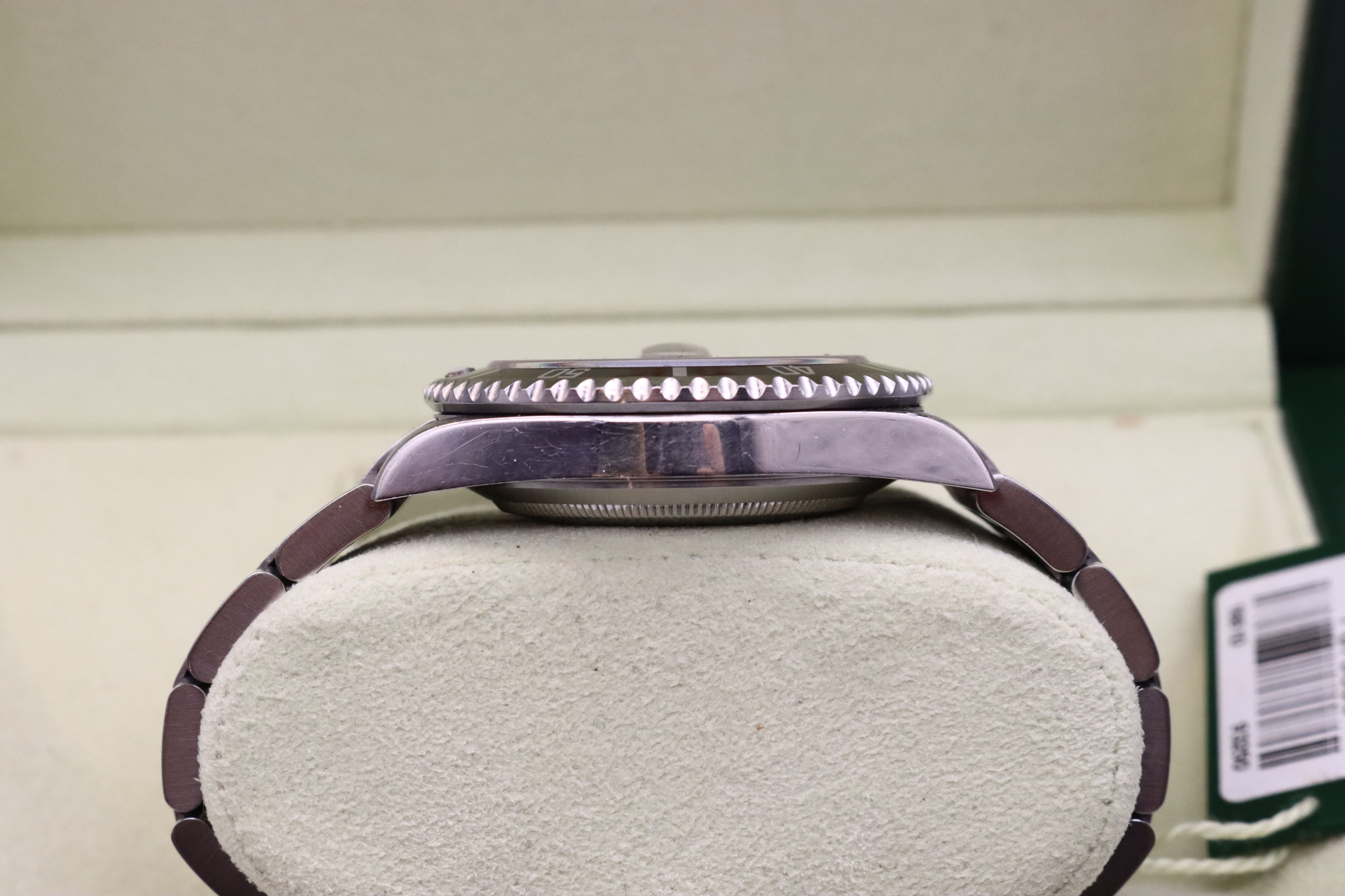 Rolex Submariner 16610 Thumbnail 3