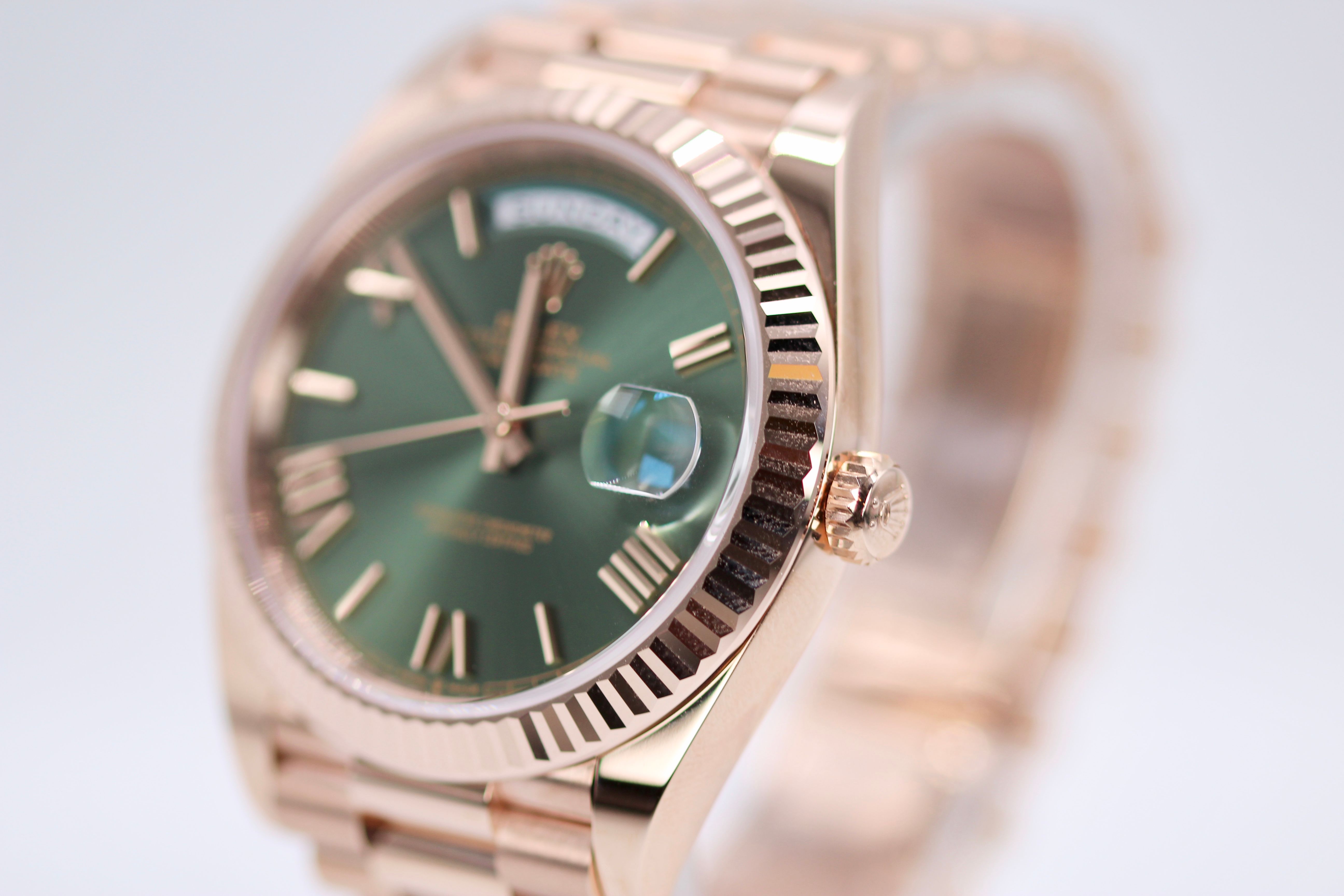 Rolex Day-Date 40 228235 Thumbnail 2