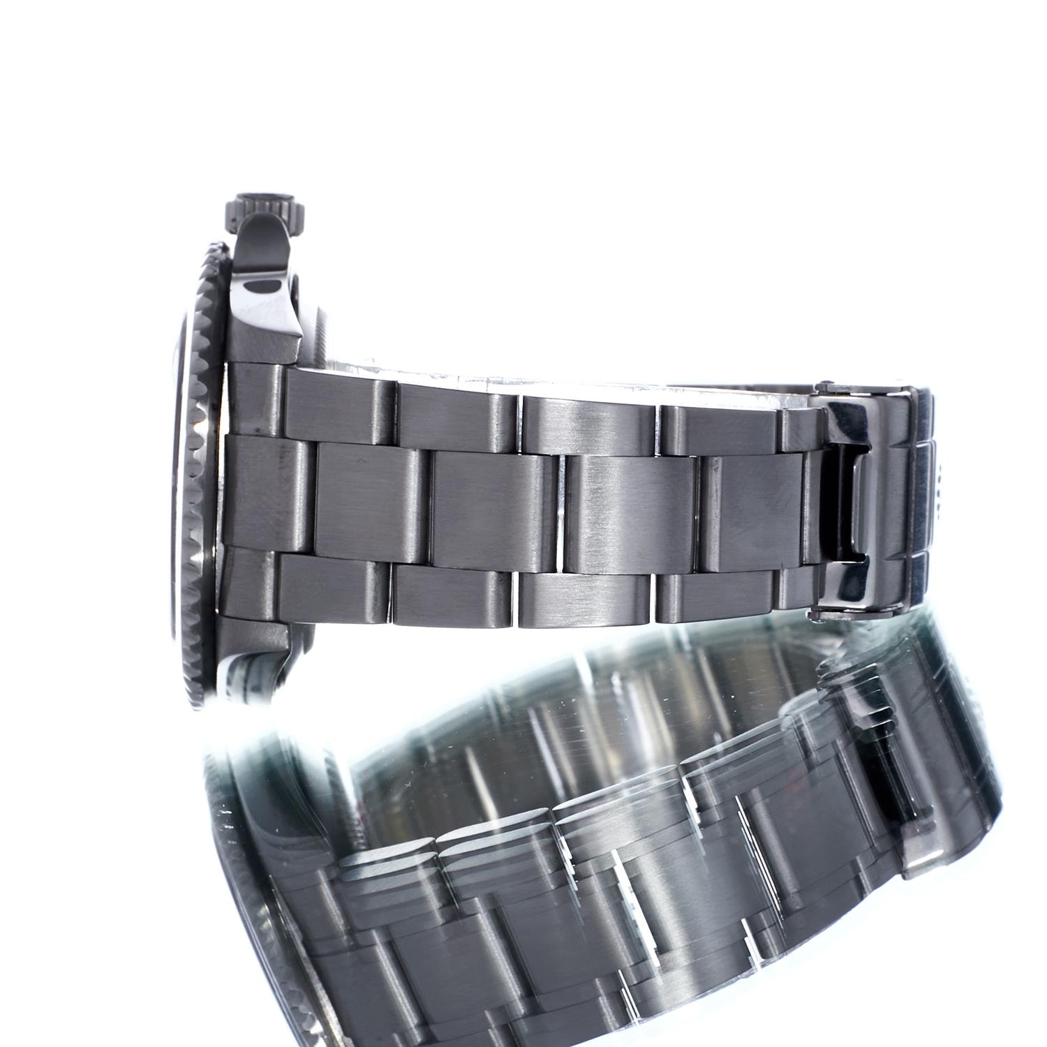 Rolex Submariner 16610 Thumbnail 2