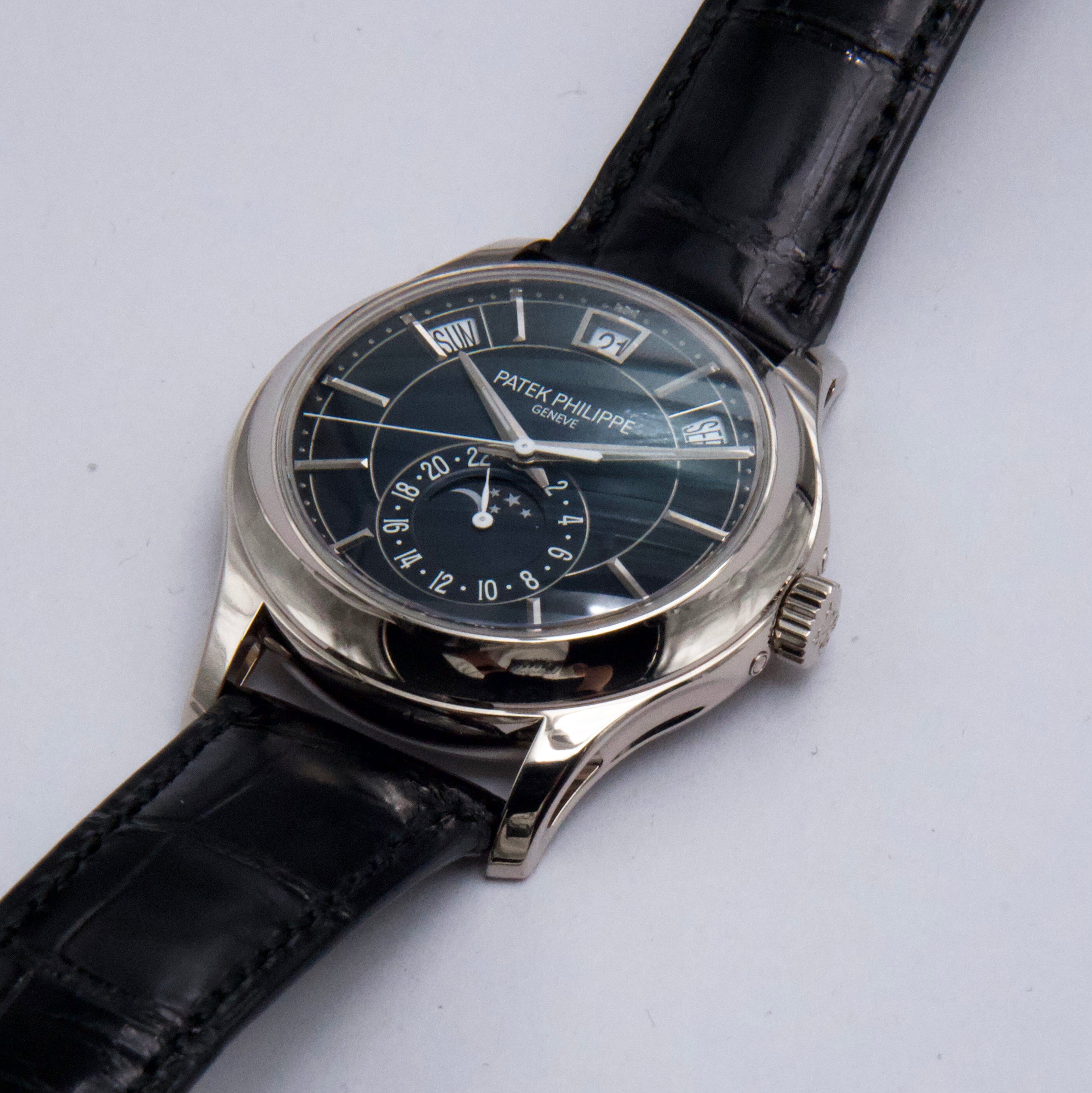 Patek Philippe Complications 5205G-013 Thumbnail 2