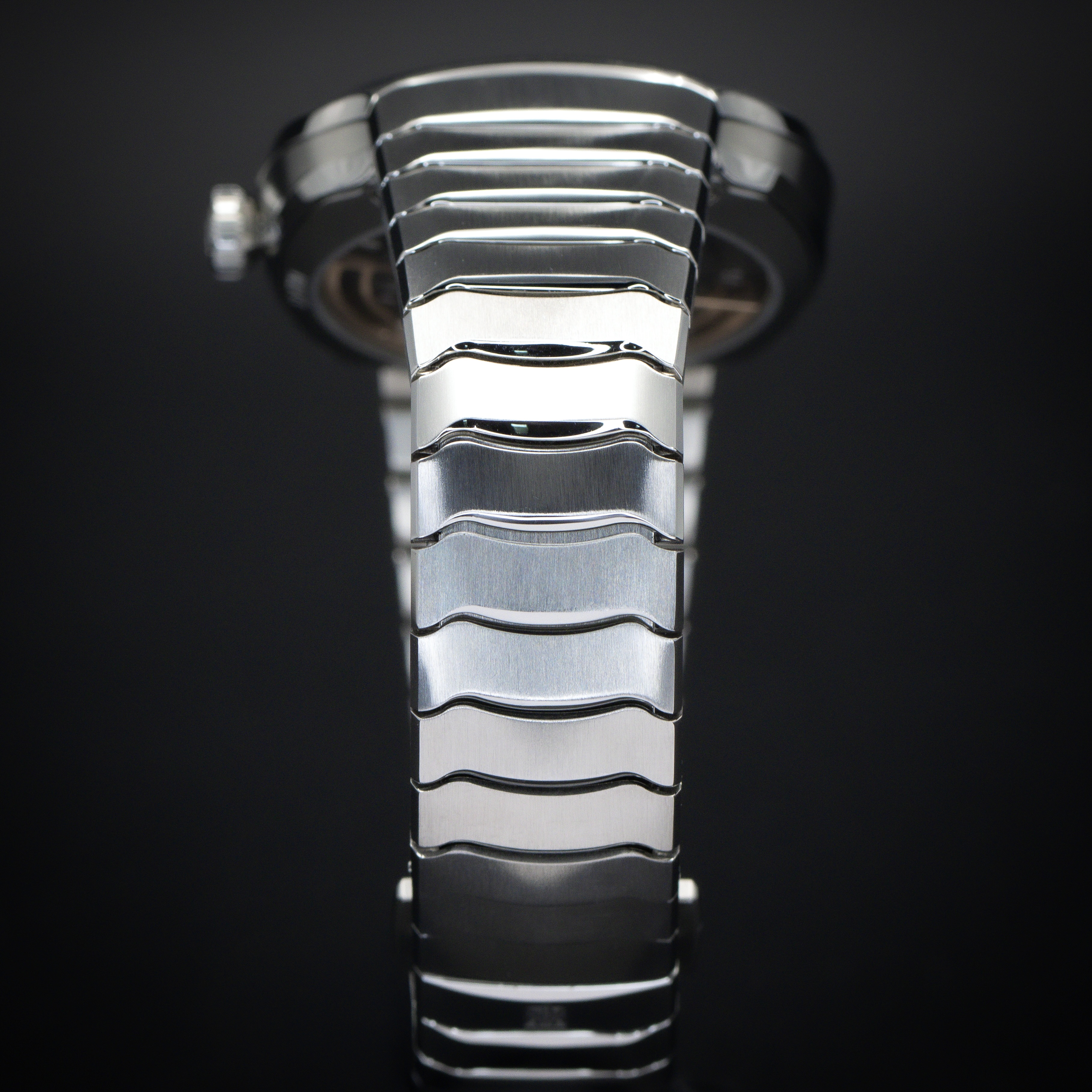 H. Moser and Cie Streamliner 6201-1201 Thumbnail 2