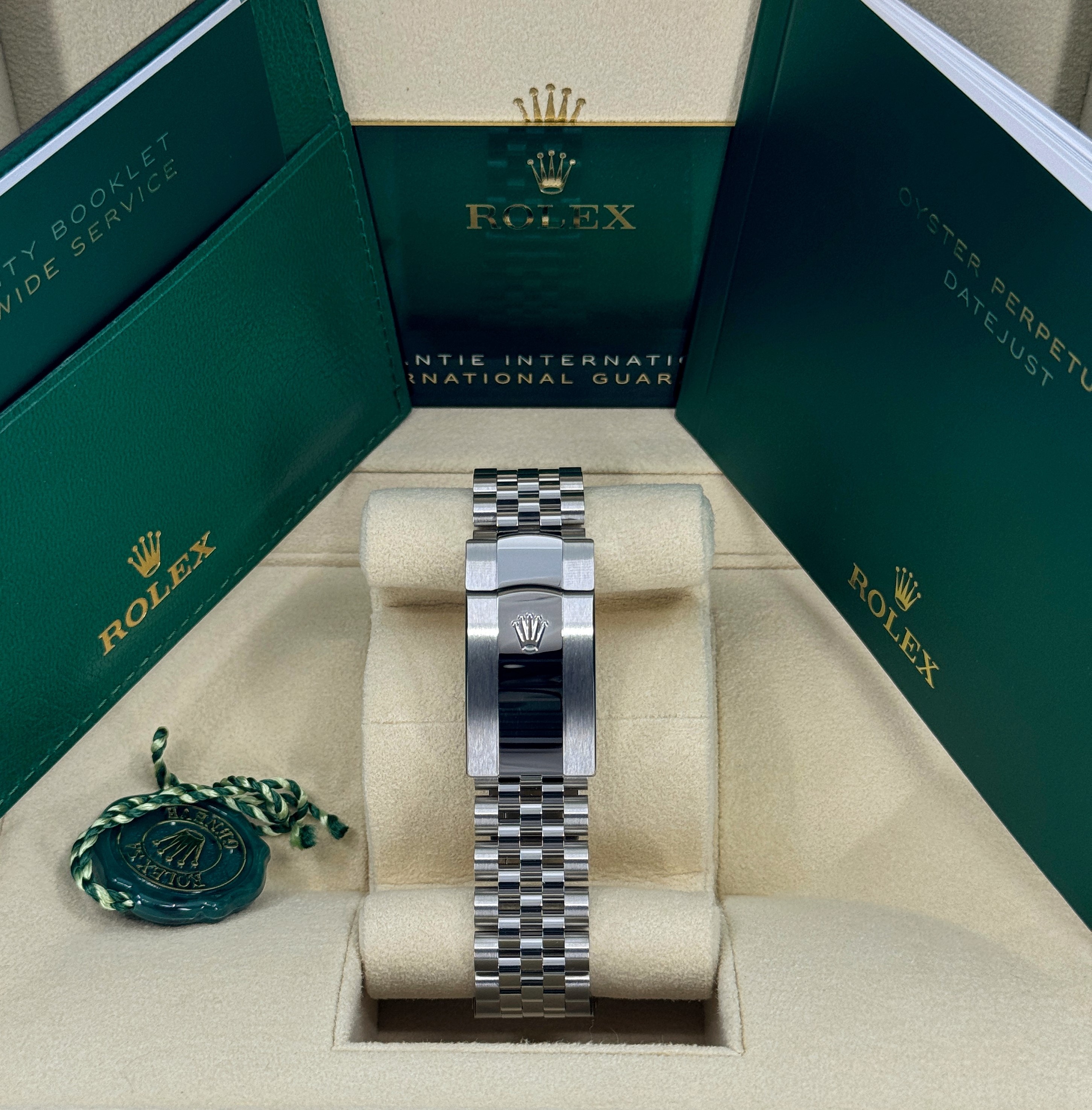 Rolex Datejust 41 126300 Thumbnail 3