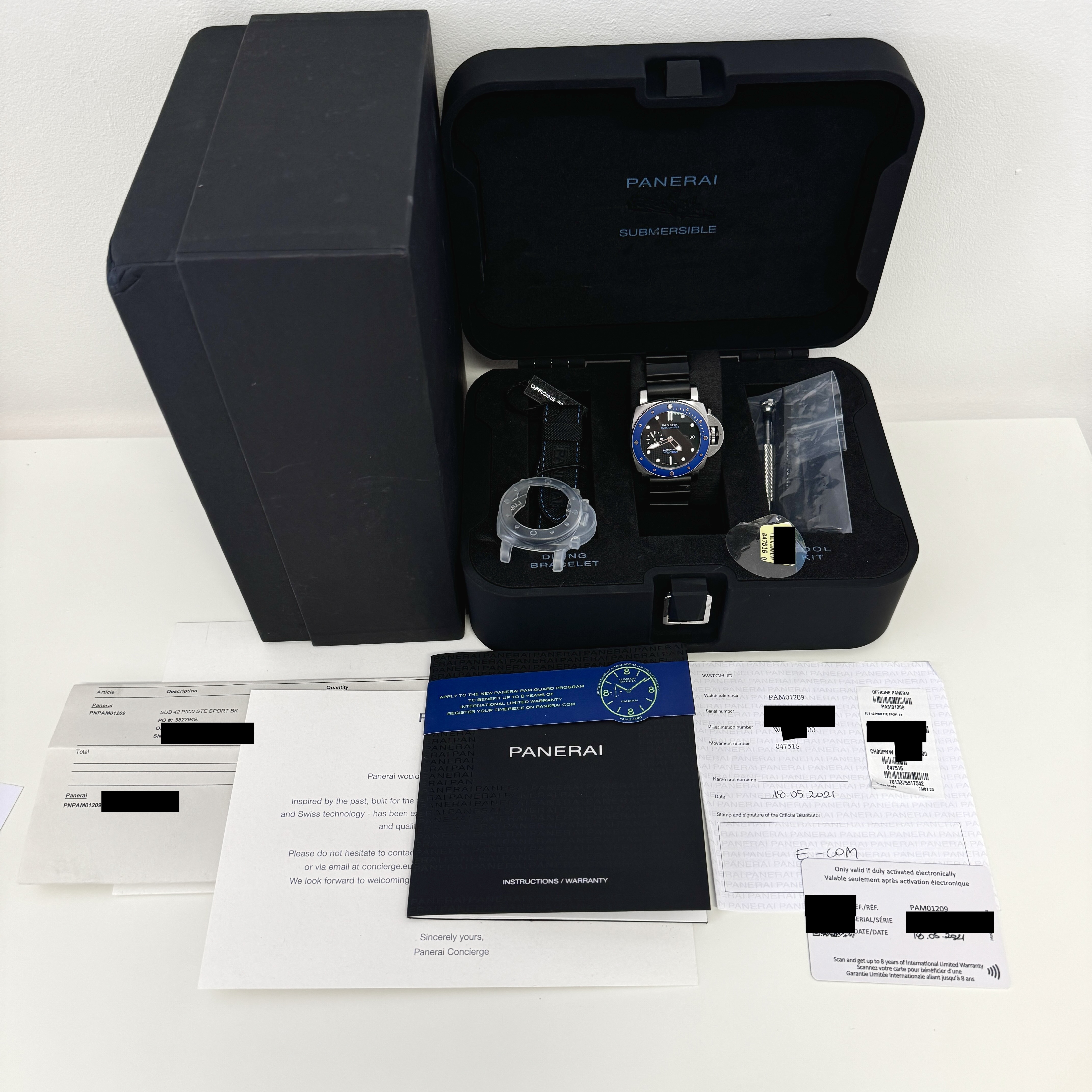 Panerai Submersible PAM01209 Thumbnail 6