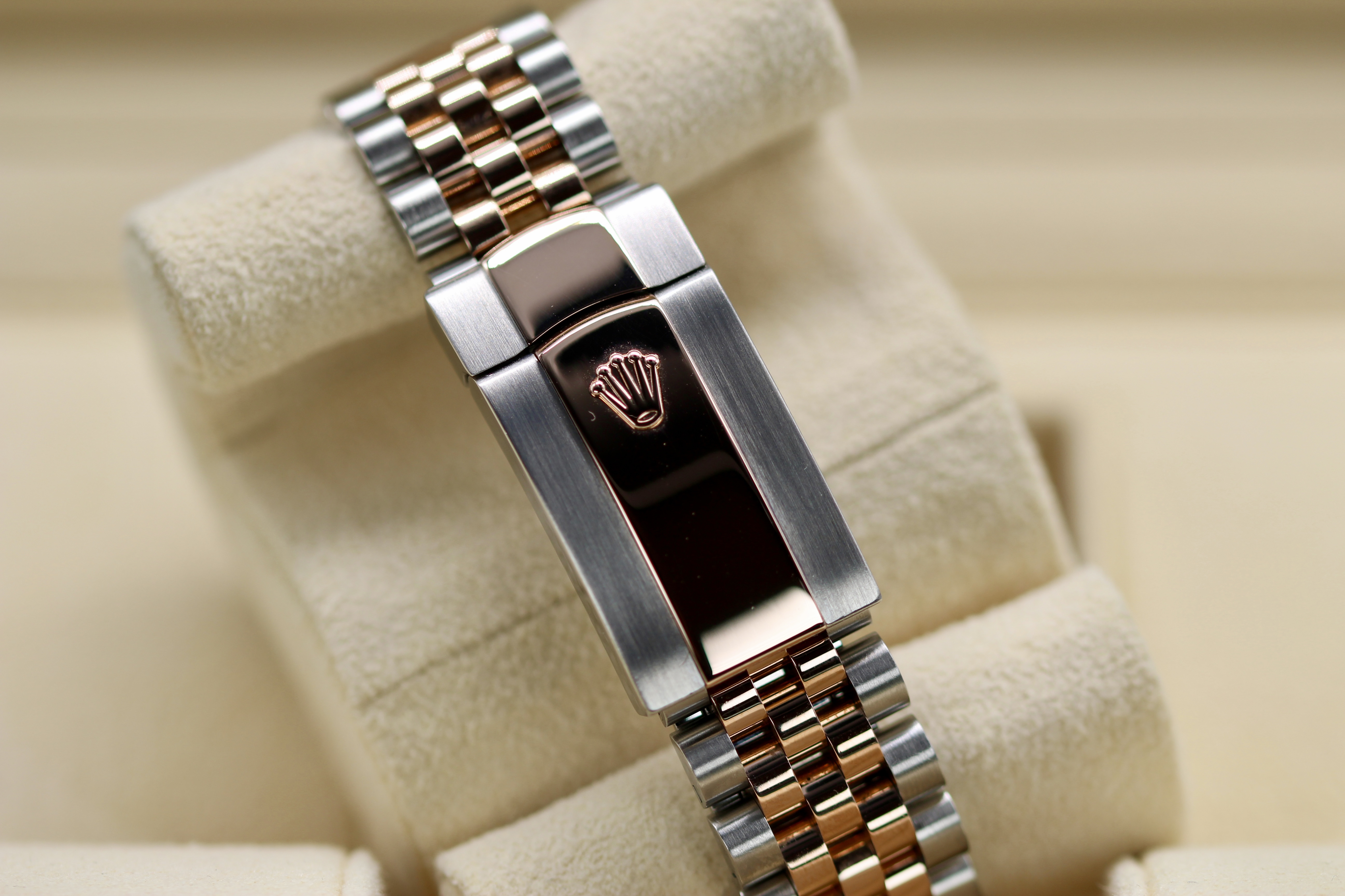 Rolex Datejust 126231 Thumbnail 4