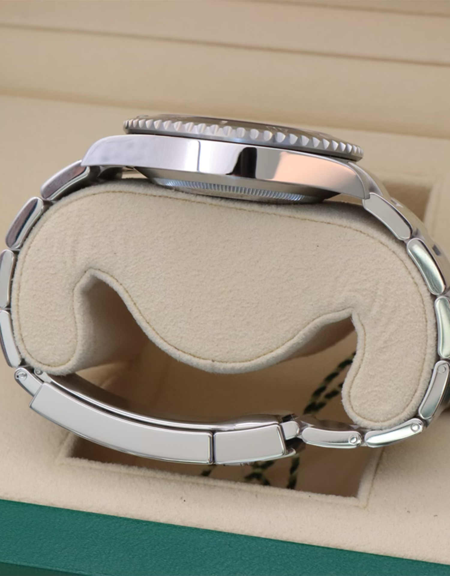 Rolex Submariner 124060 Thumbnail 6