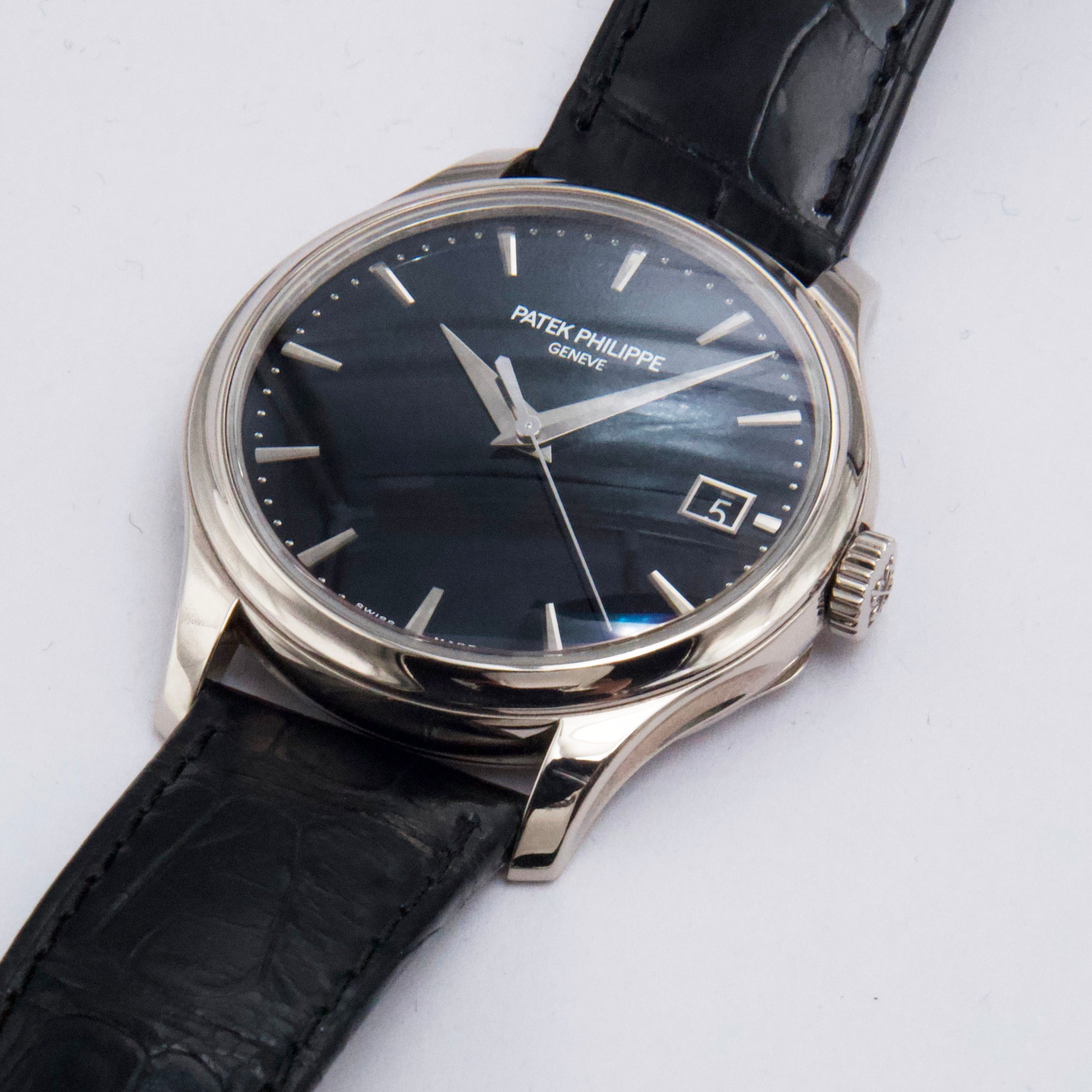 Patek Philippe Calatrava 5227G-010 Thumbnail 2