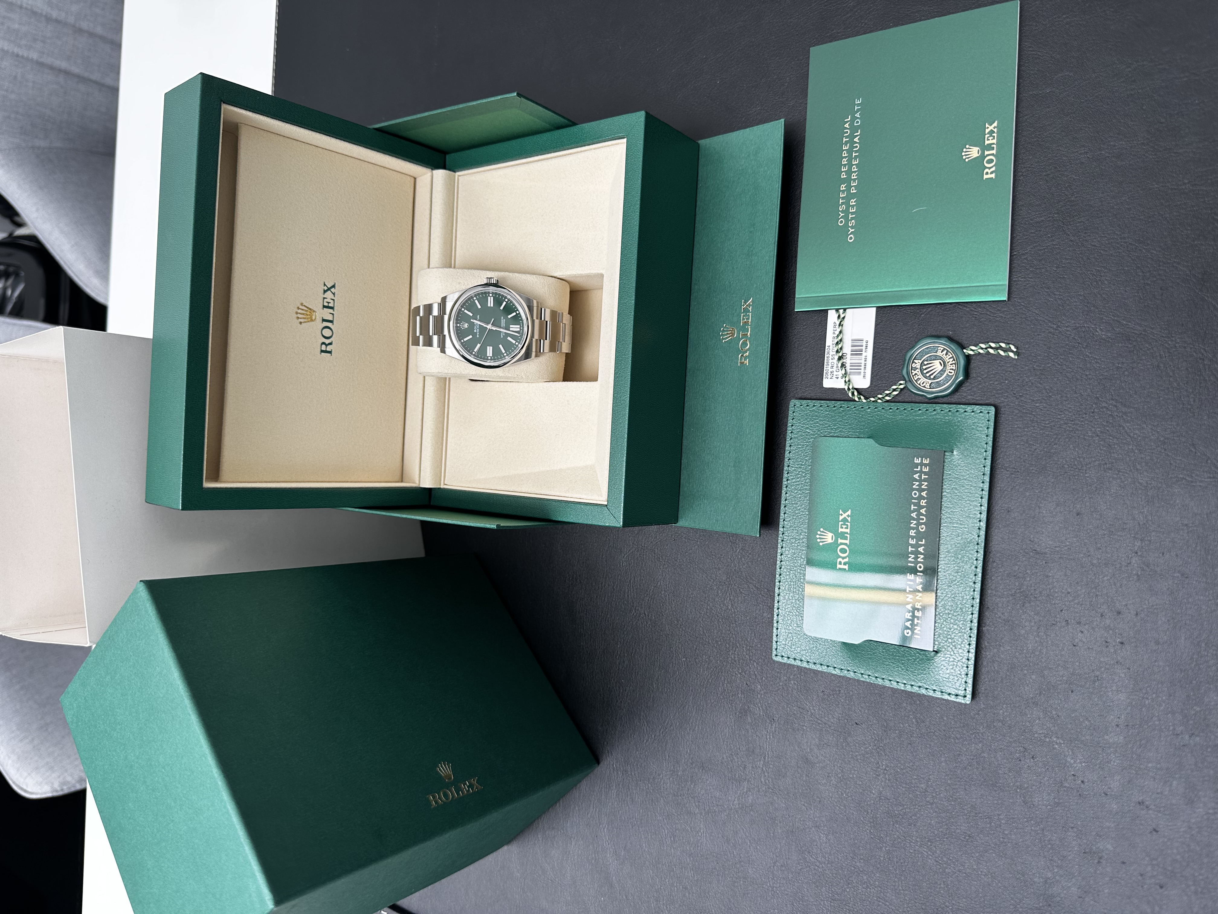 Rolex Oyster Perpetual 41 134300 Thumbnail 6
