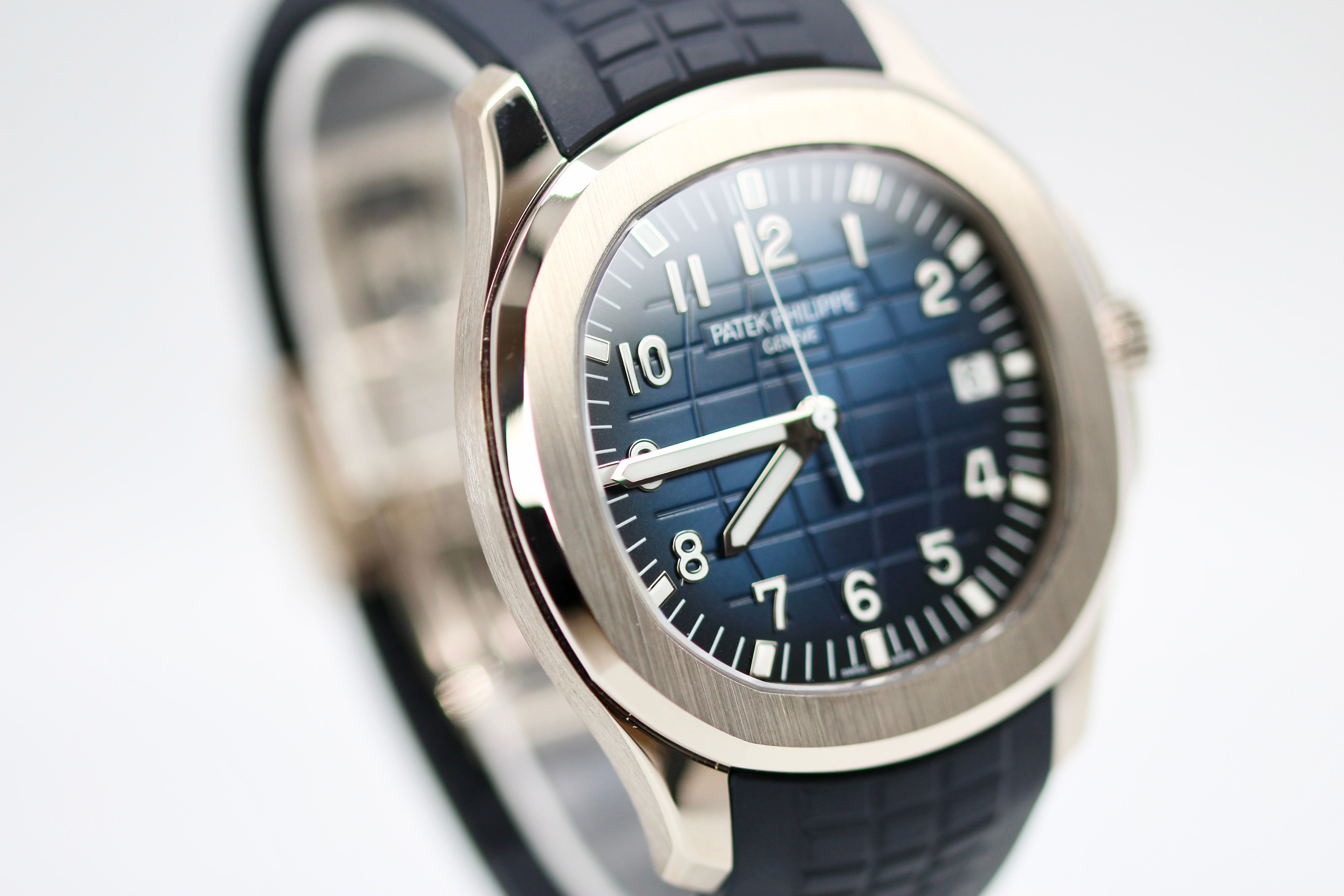 Patek Philippe Aquanaut 5168G-001 Thumbnail 3