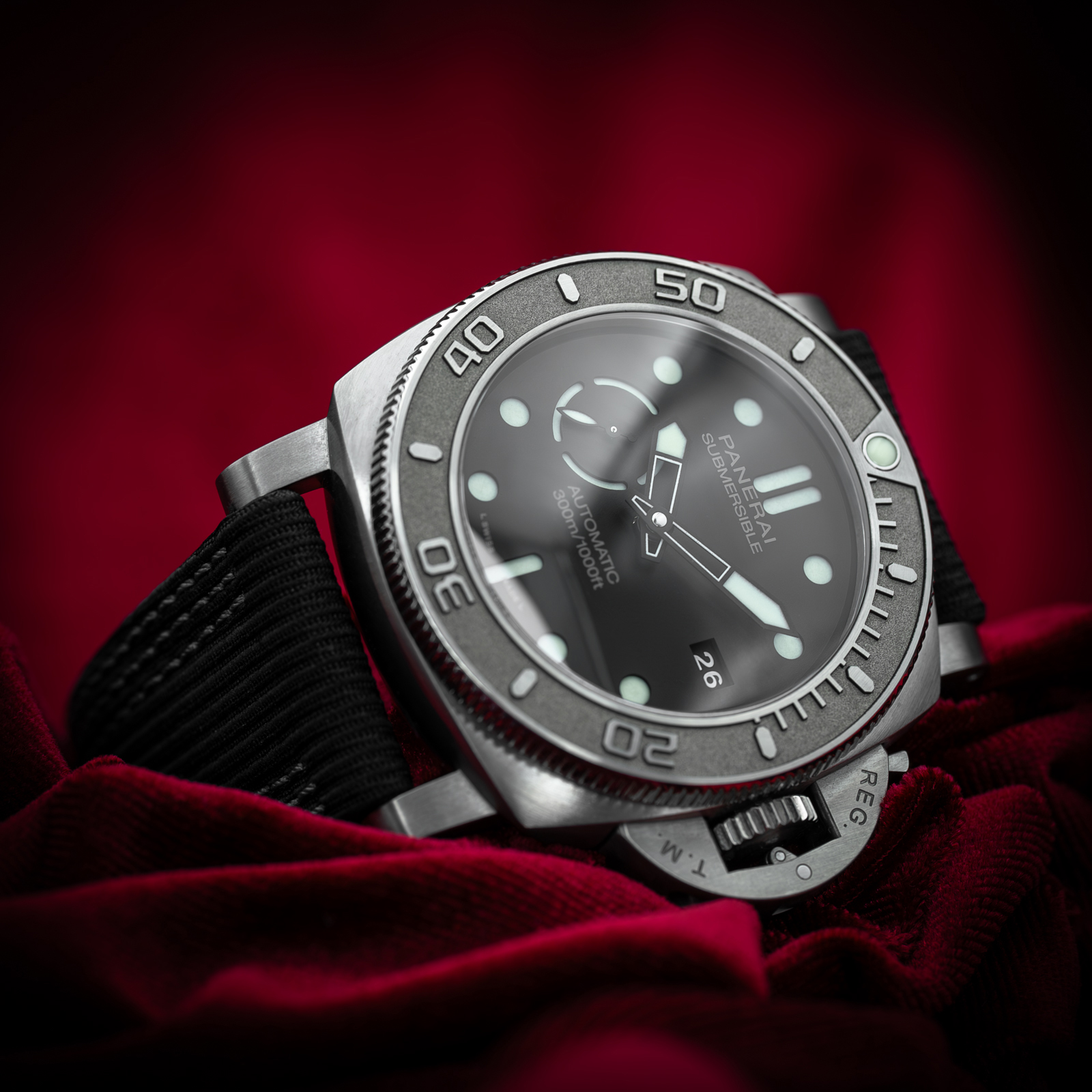 Panerai Submersible PAM00984 Thumbnail 4